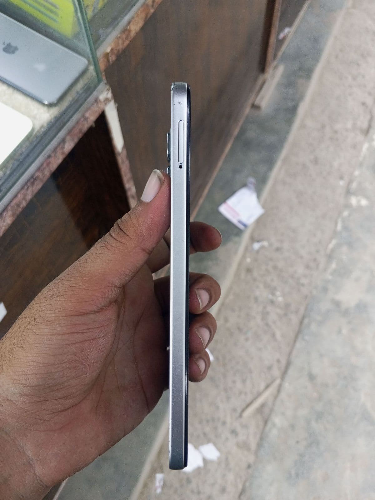 Infinix Hot 60i 6GB / 128GB in Titanium Silver — photo 3