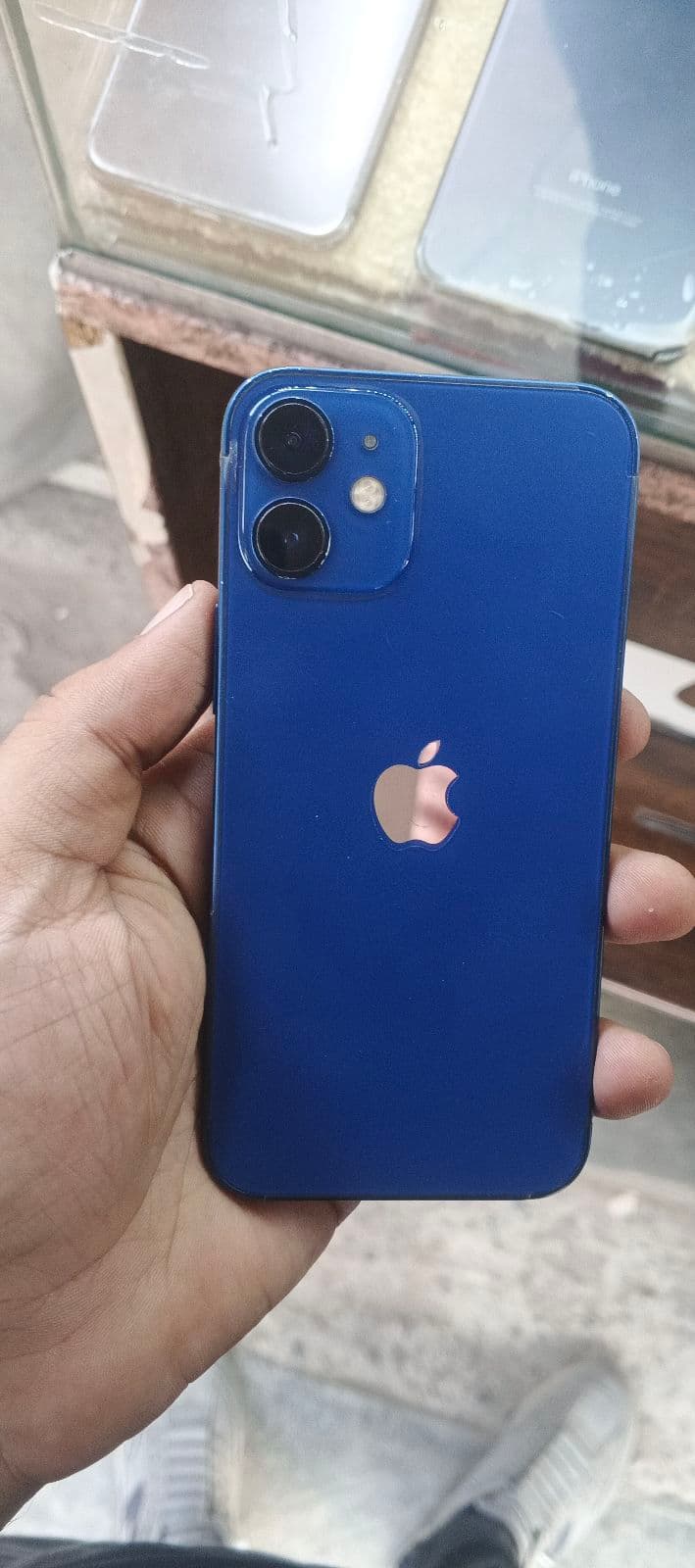 iPhone 12 mini · 64GB