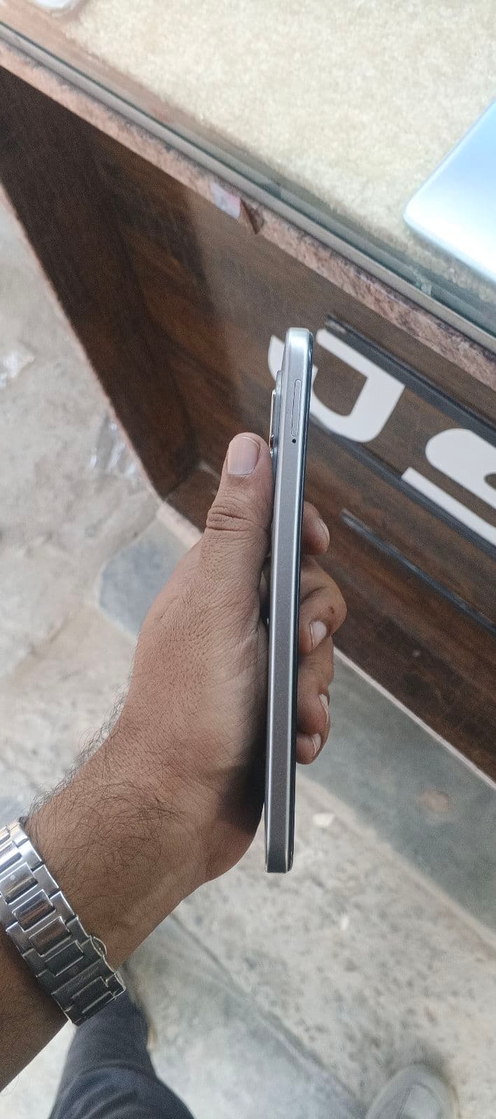 Infinix Hot 50i 6GB / 128GB in Titanium Grey — photo 3