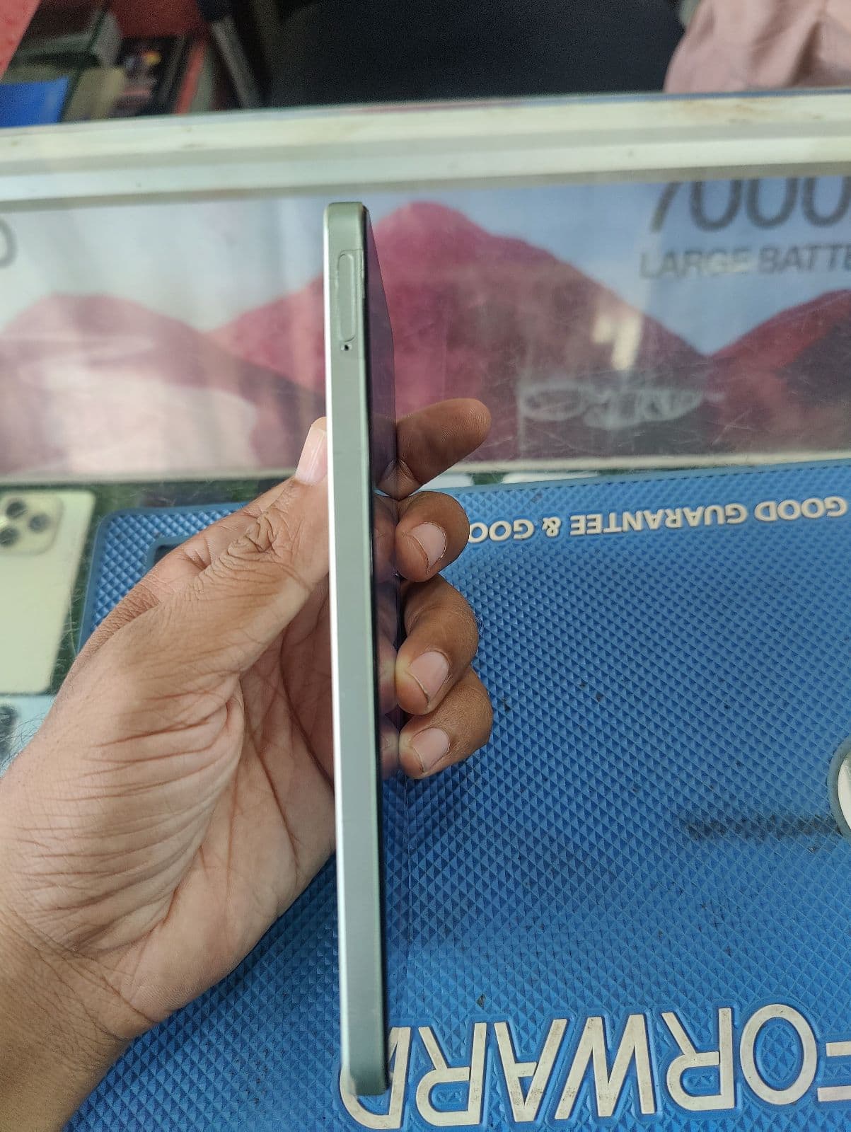 Realme Note 60x 4GB / 64GB in Wilderness Green — photo 3