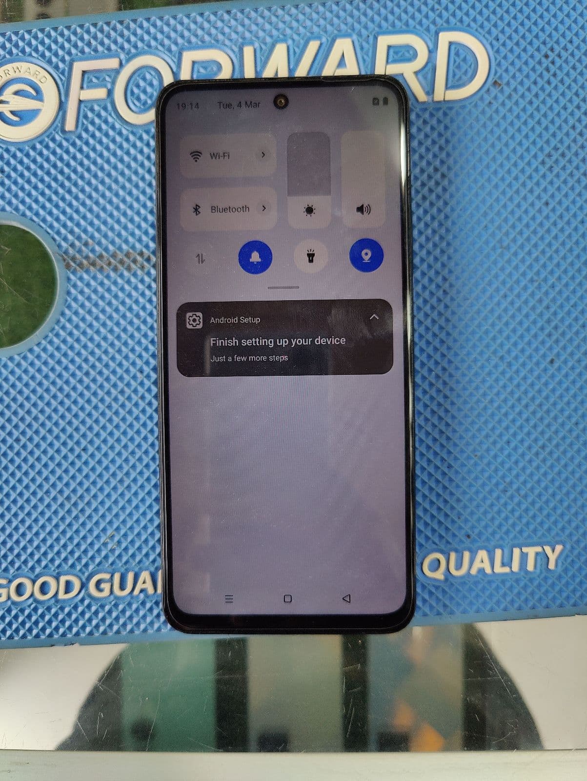 Realme C71 6GB / 128GB in Forest Owl — photo 2