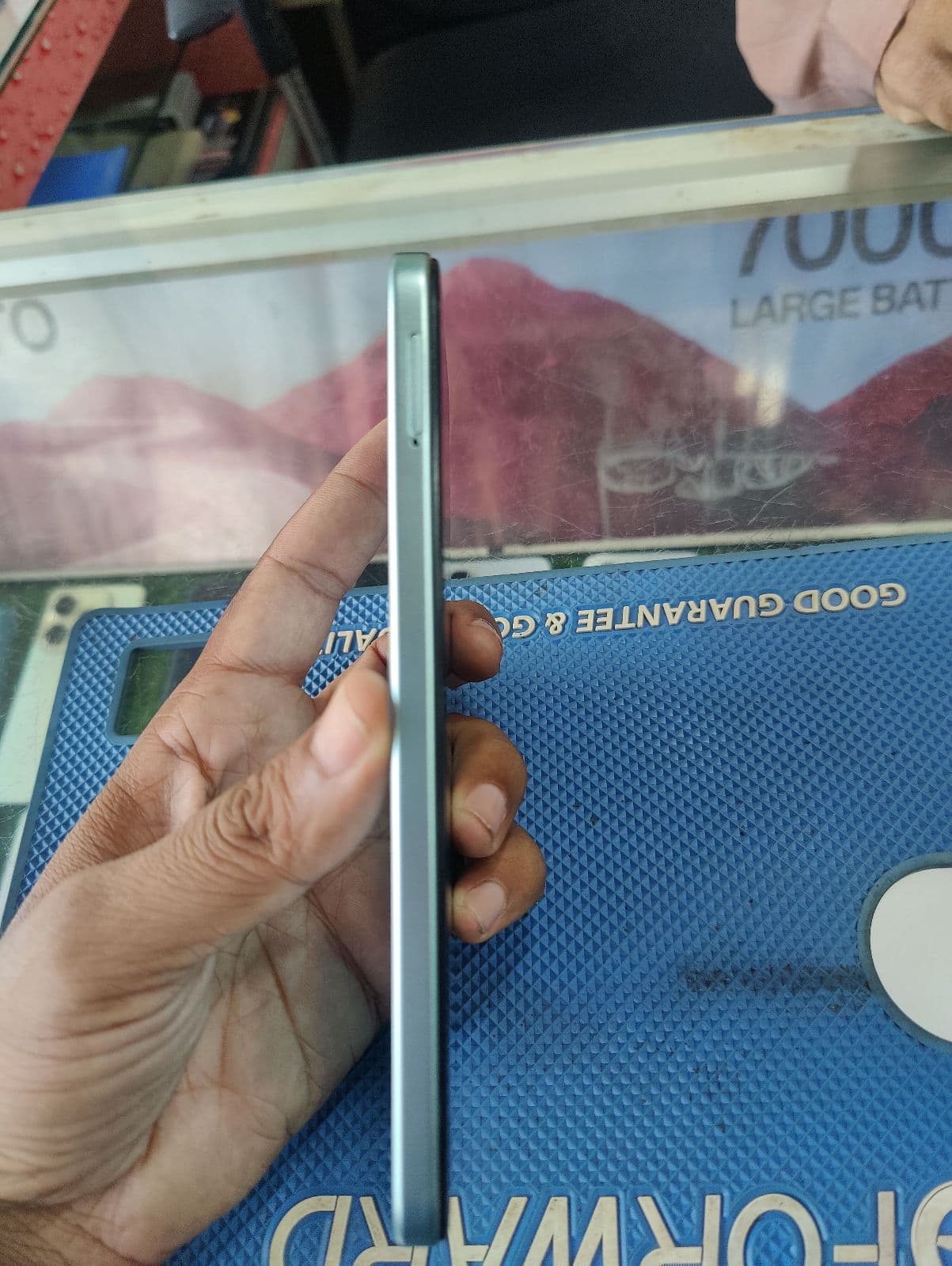 Infinix Smart 9 4GB / 128GB in Mint Green — photo 4
