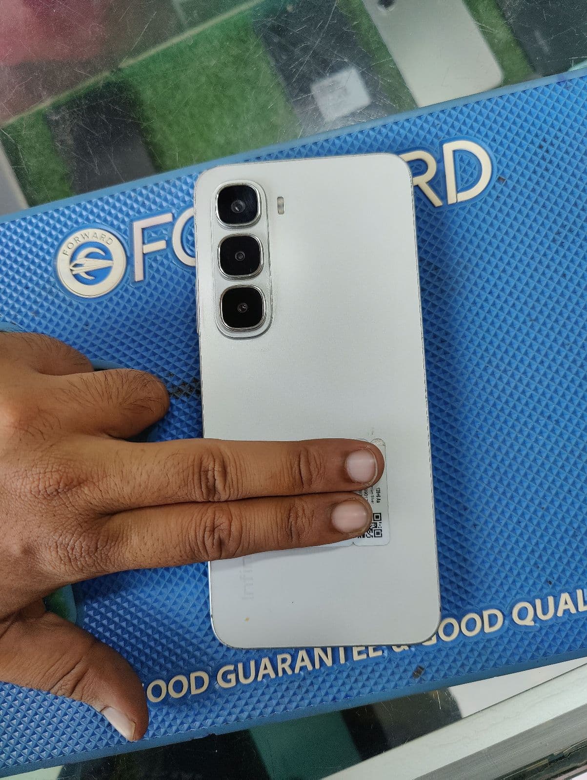 Infinix Hot 60i · 6GB / 128GB