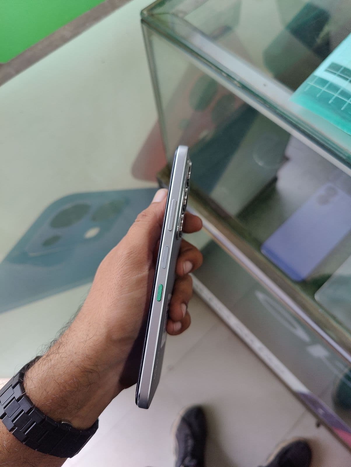 Infinix Hot 60i 6GB / 128GB in Titanium Silver — photo 4