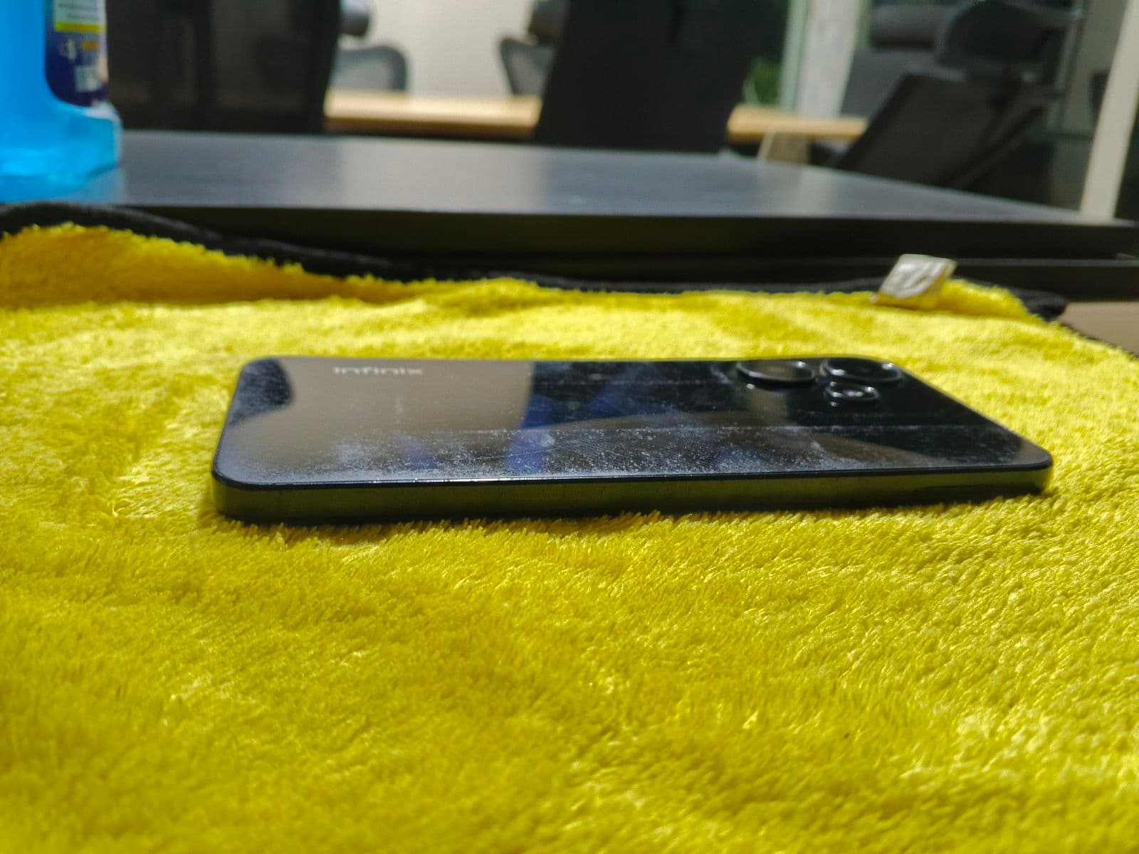 Infinix Hot 30 4GB / 64GB in Racing Black — photo 2