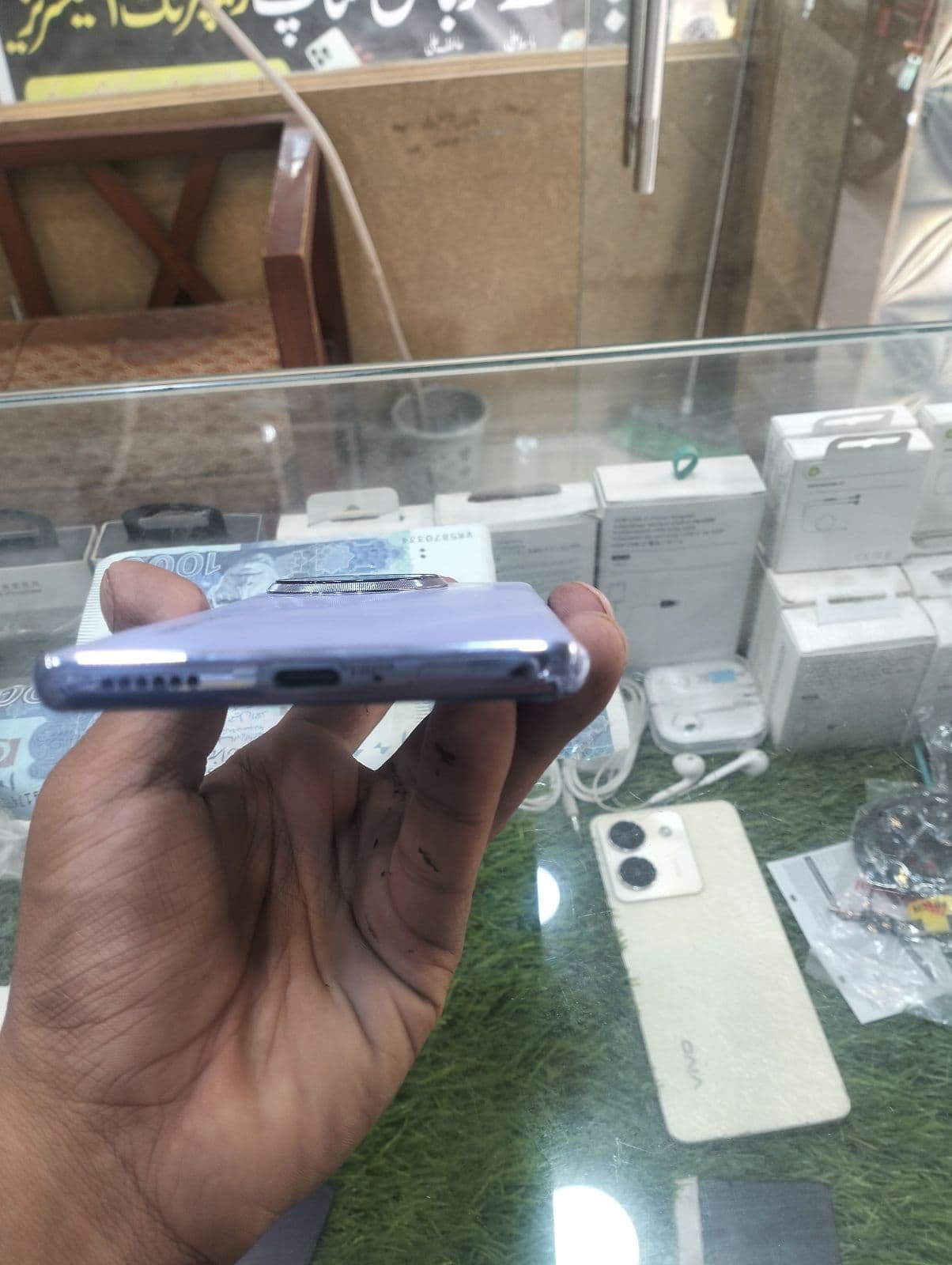 Tecno Camon 30S 8GB / 256GB in Sky Cyan — photo 3