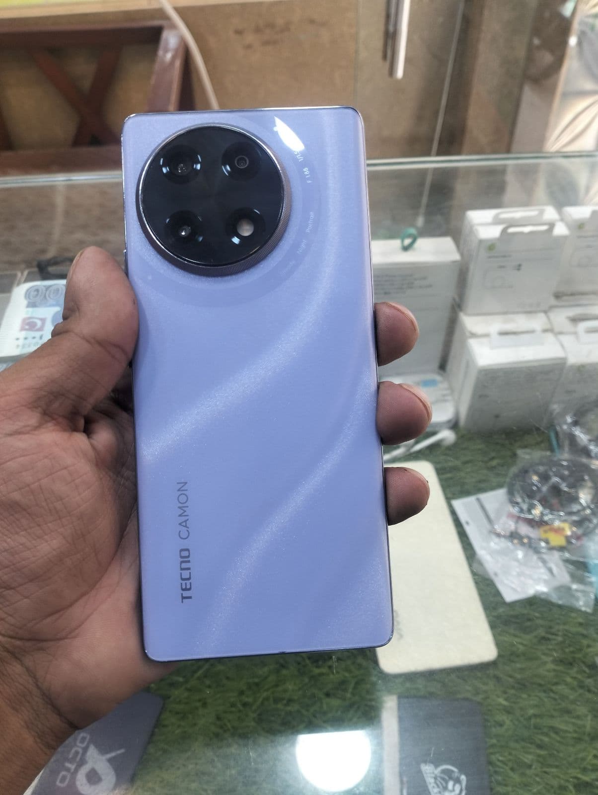 Tecno Camon 30S 8GB / 256GB in Sky Cyan — photo 2
