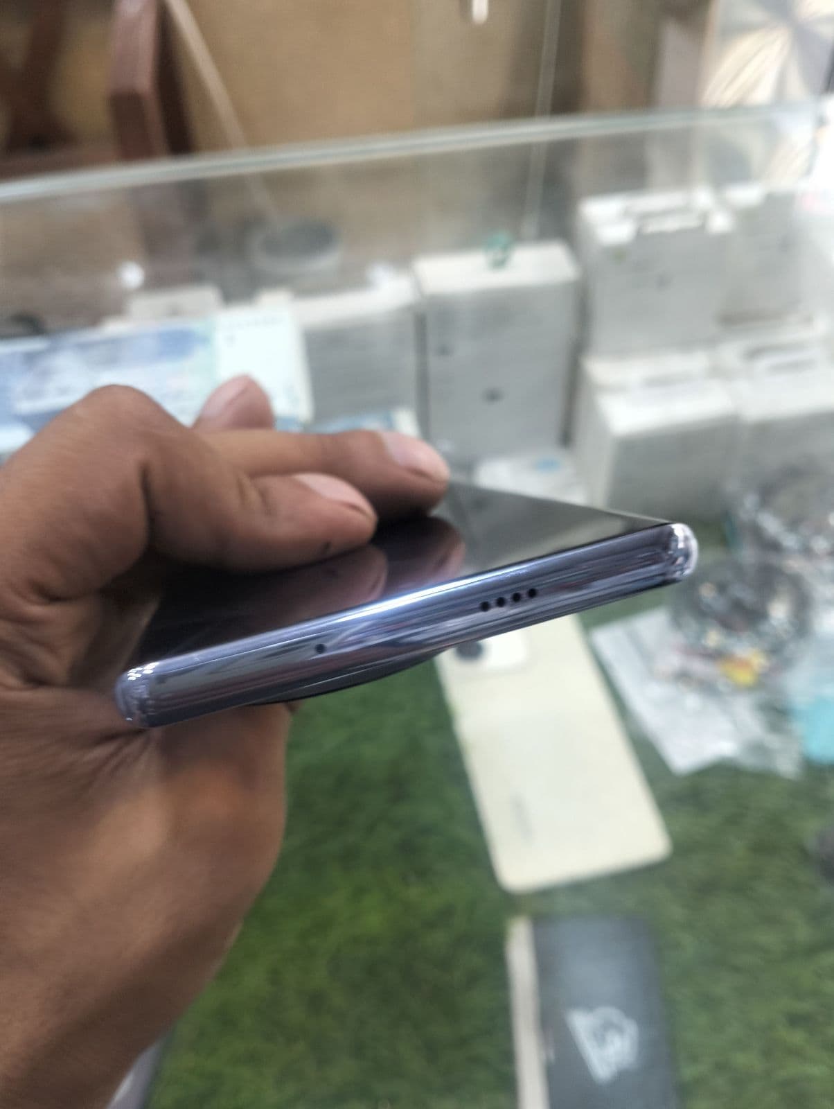 Tecno Camon 30S 8GB / 256GB in Sky Cyan — photo 4