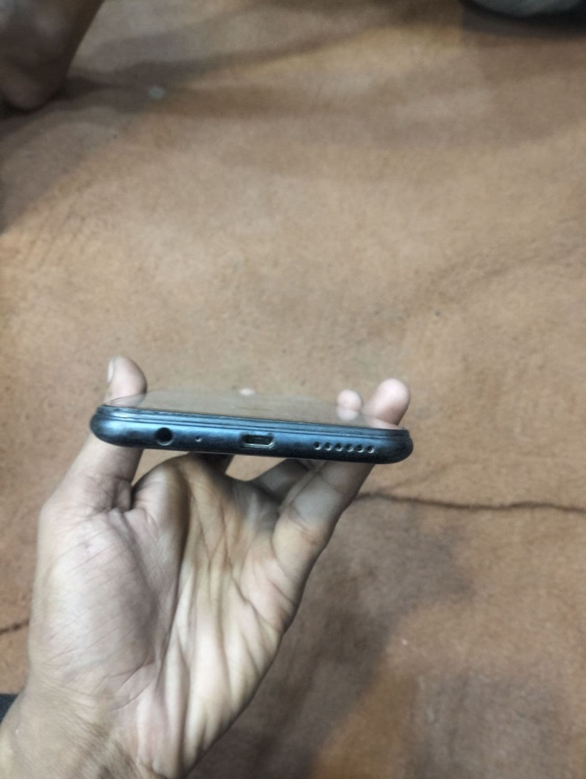 Infinix Hot 10 6GB / 128GB in Obsidian Black — photo 3