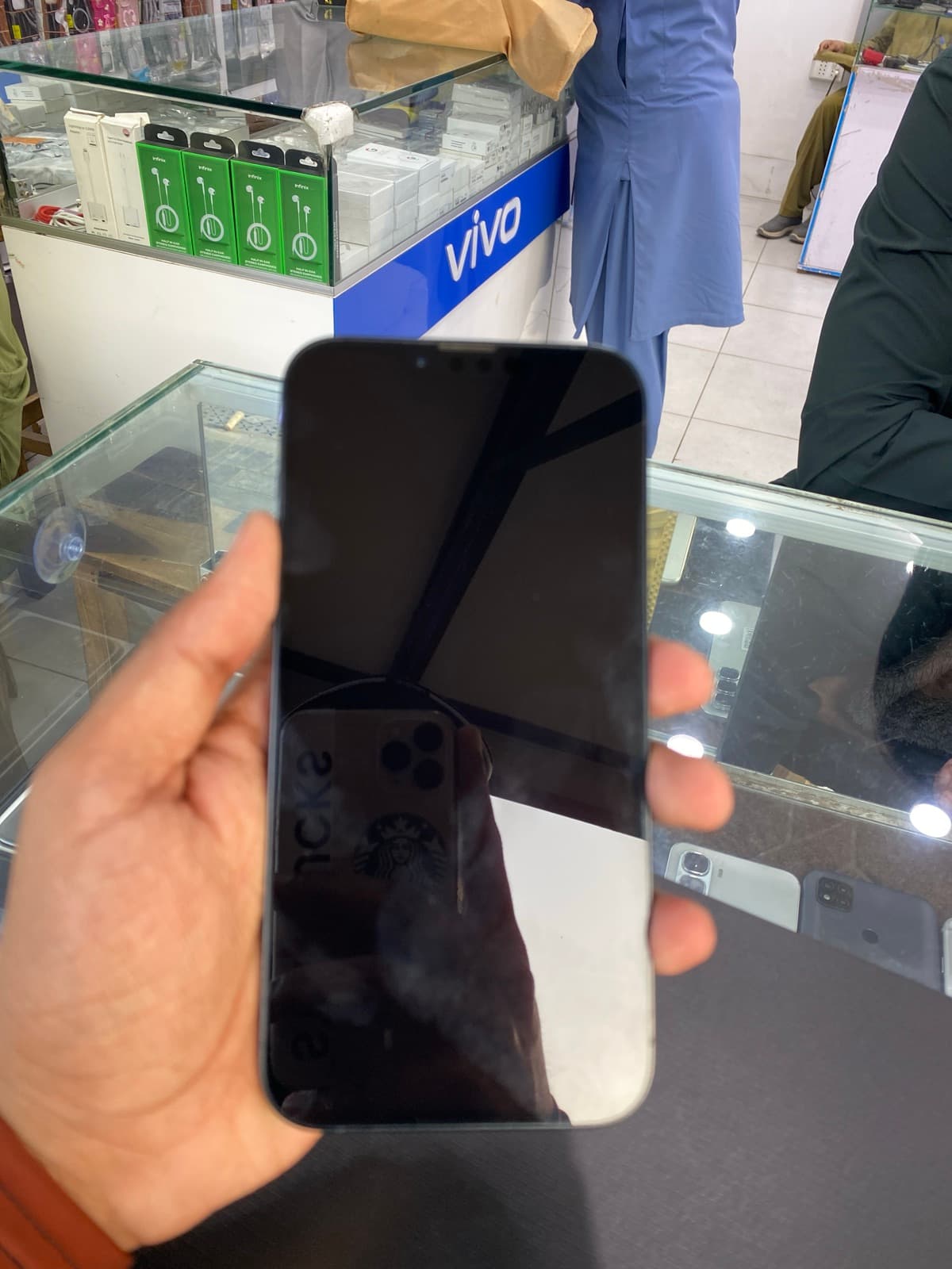 Apple iPhone 14 Plus 128GB in Midnight — photo 3
