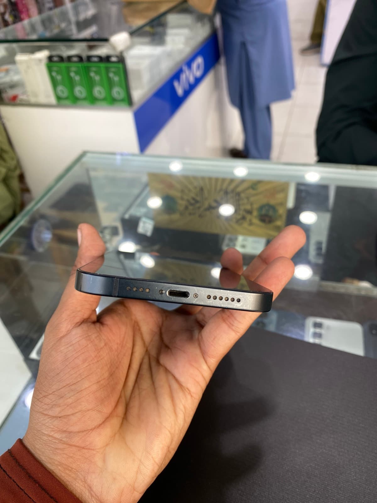 Apple iPhone 14 Plus 128GB in Midnight — photo 4