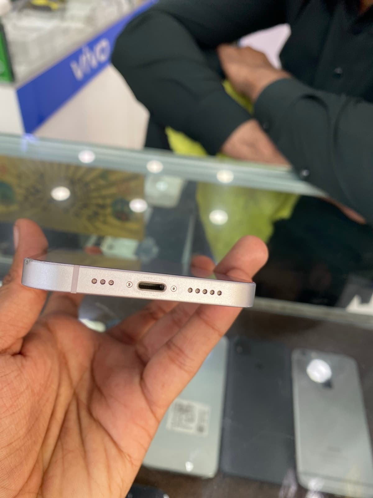 Apple iPhone 14 128GB in Purple — photo 3