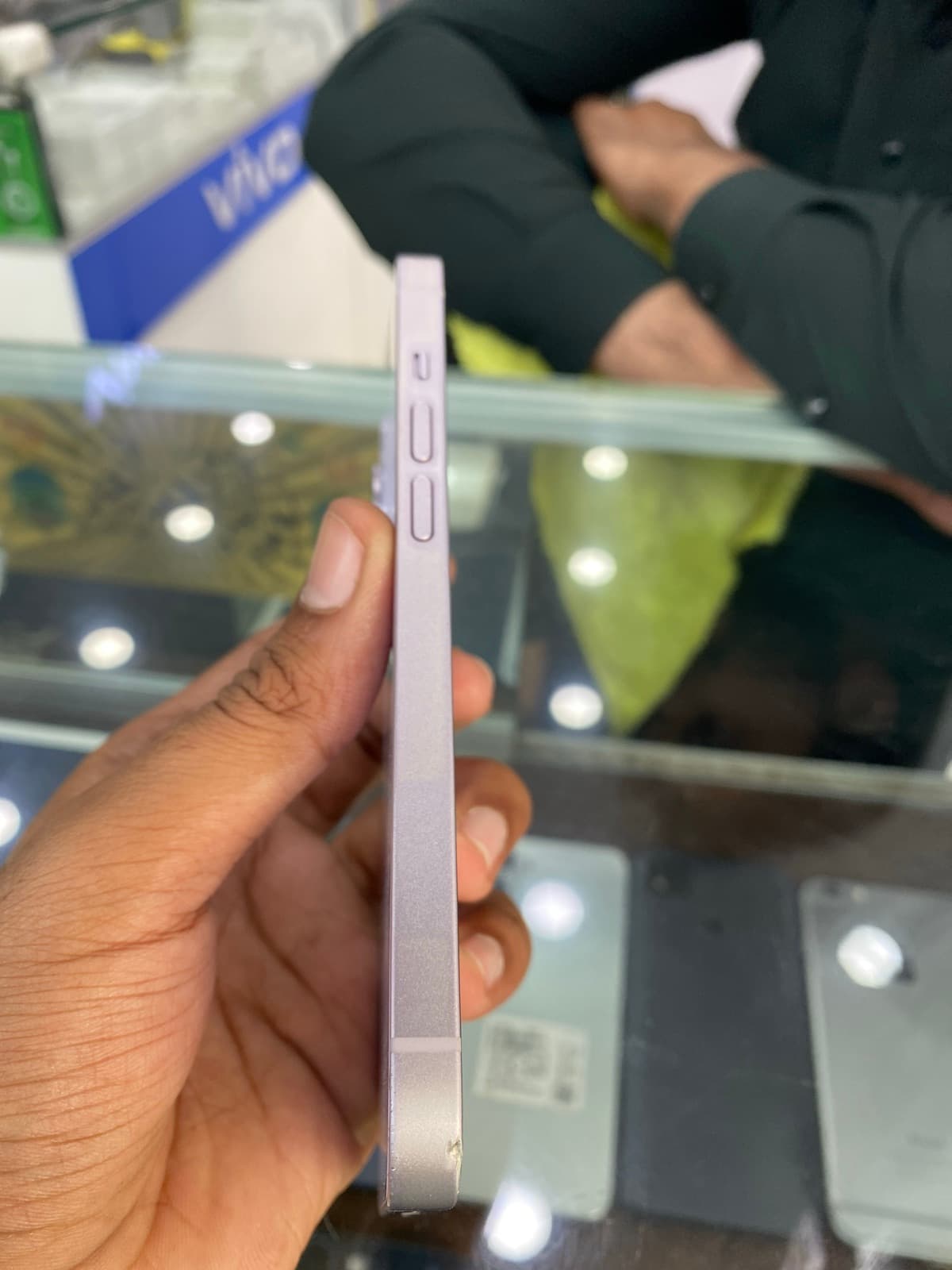 Apple iPhone 14 128GB in Purple — photo 4