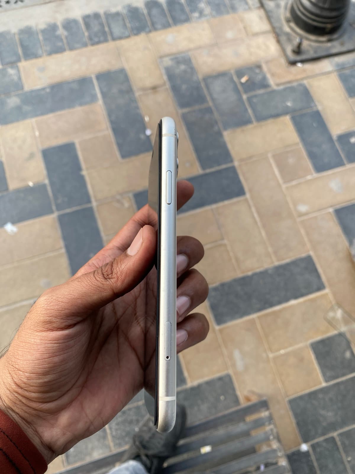 Apple iPhone 11 64GB in White — photo 5