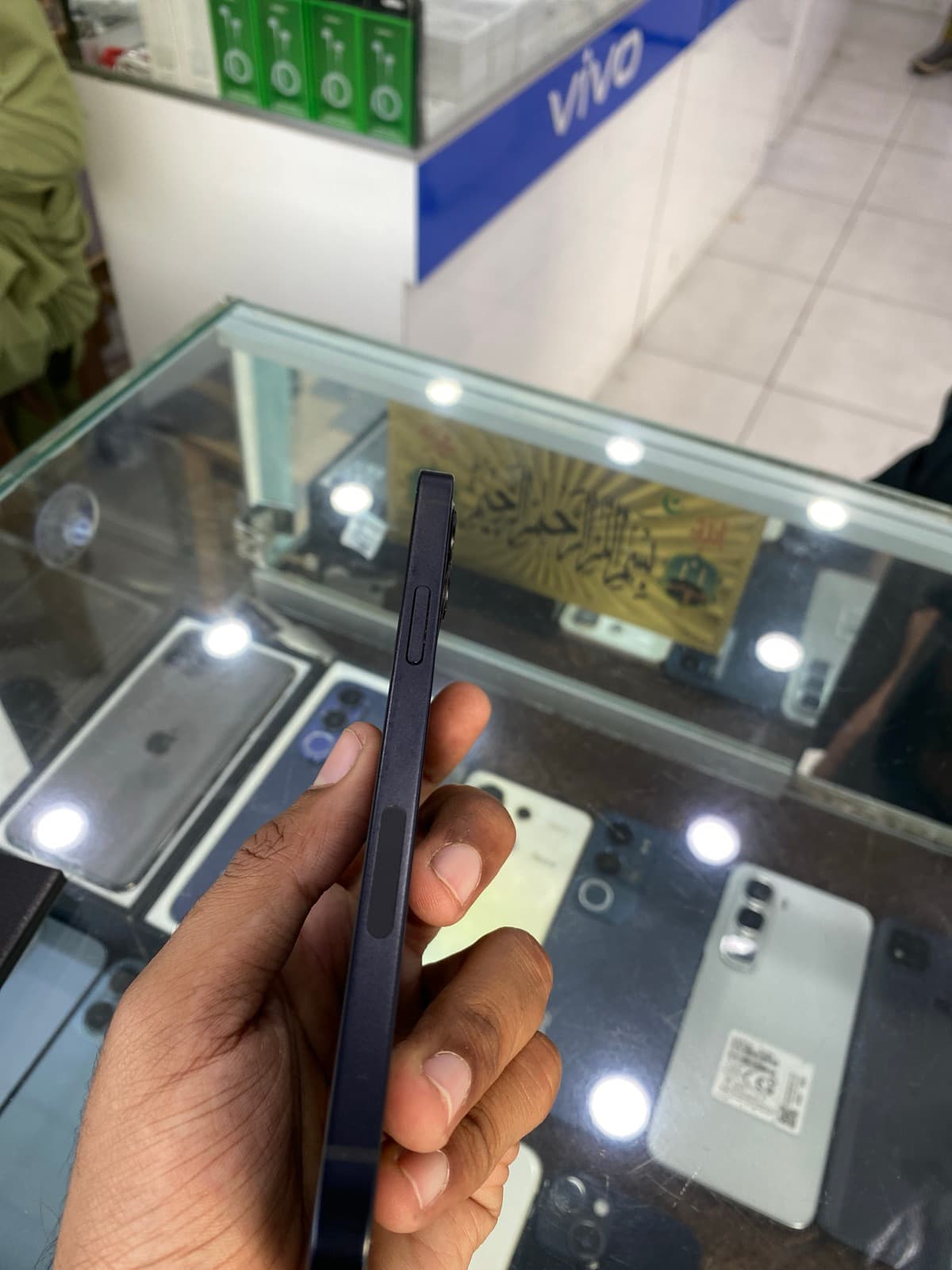 Apple iPhone 12 64GB in Black — photo 5