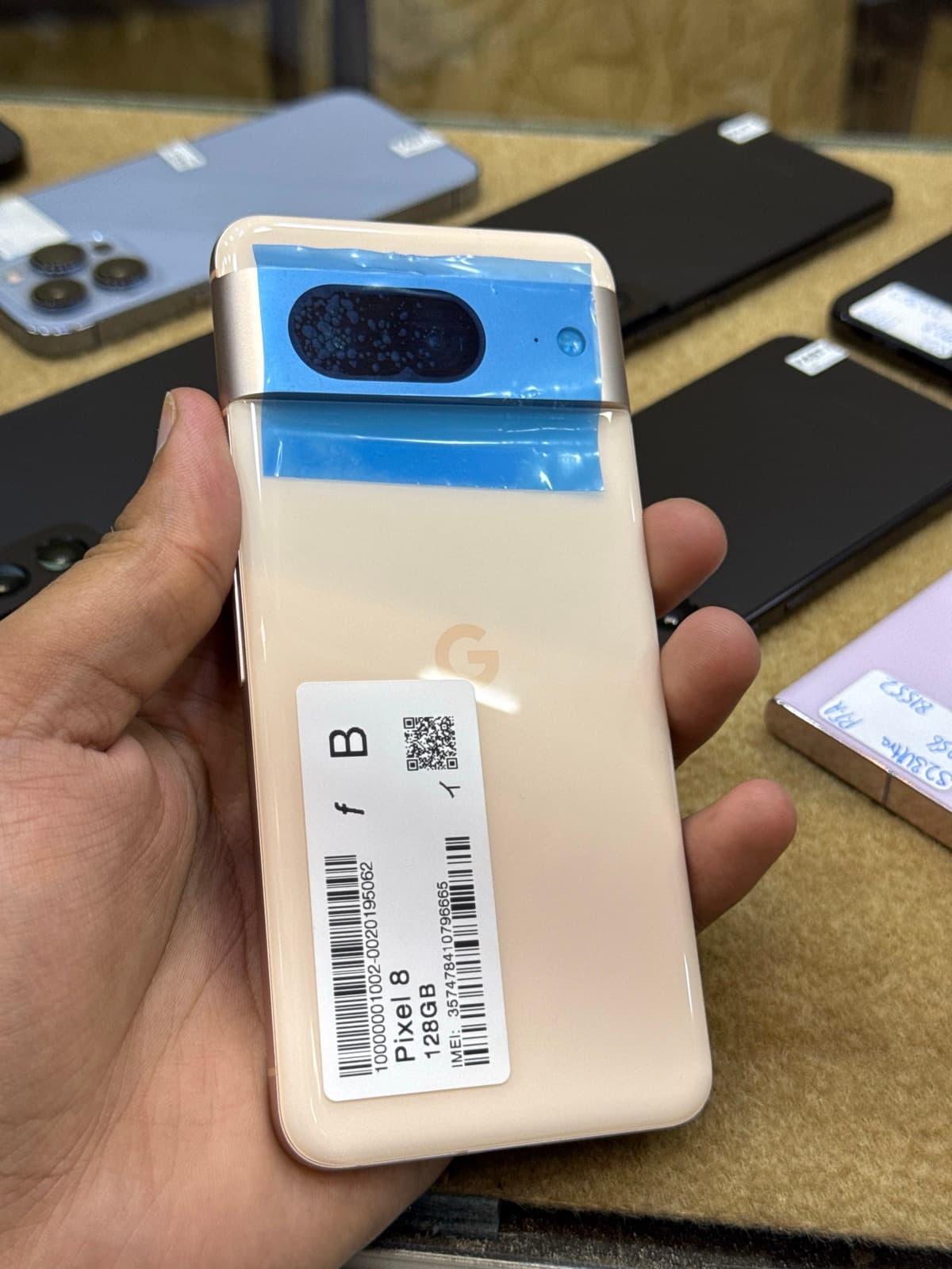 Google Pixel 8 8GB / 128GB in Rose — photo 1