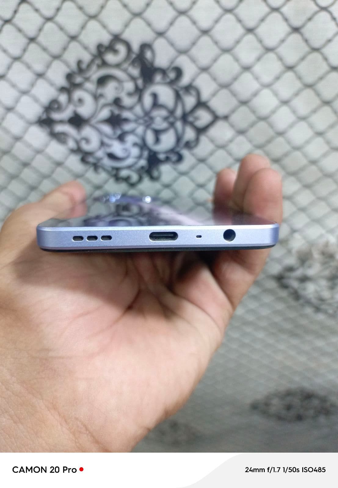 Oppo A5i 4GB / 64GB in Titanium Purple — photo 3