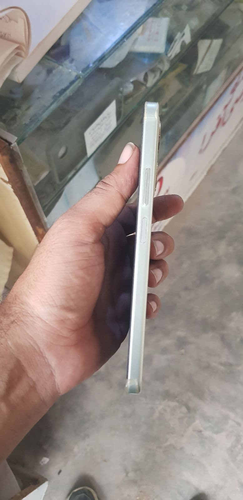 Oppo A5 Pro 8GB / 256GB in Olive Green — photo 4