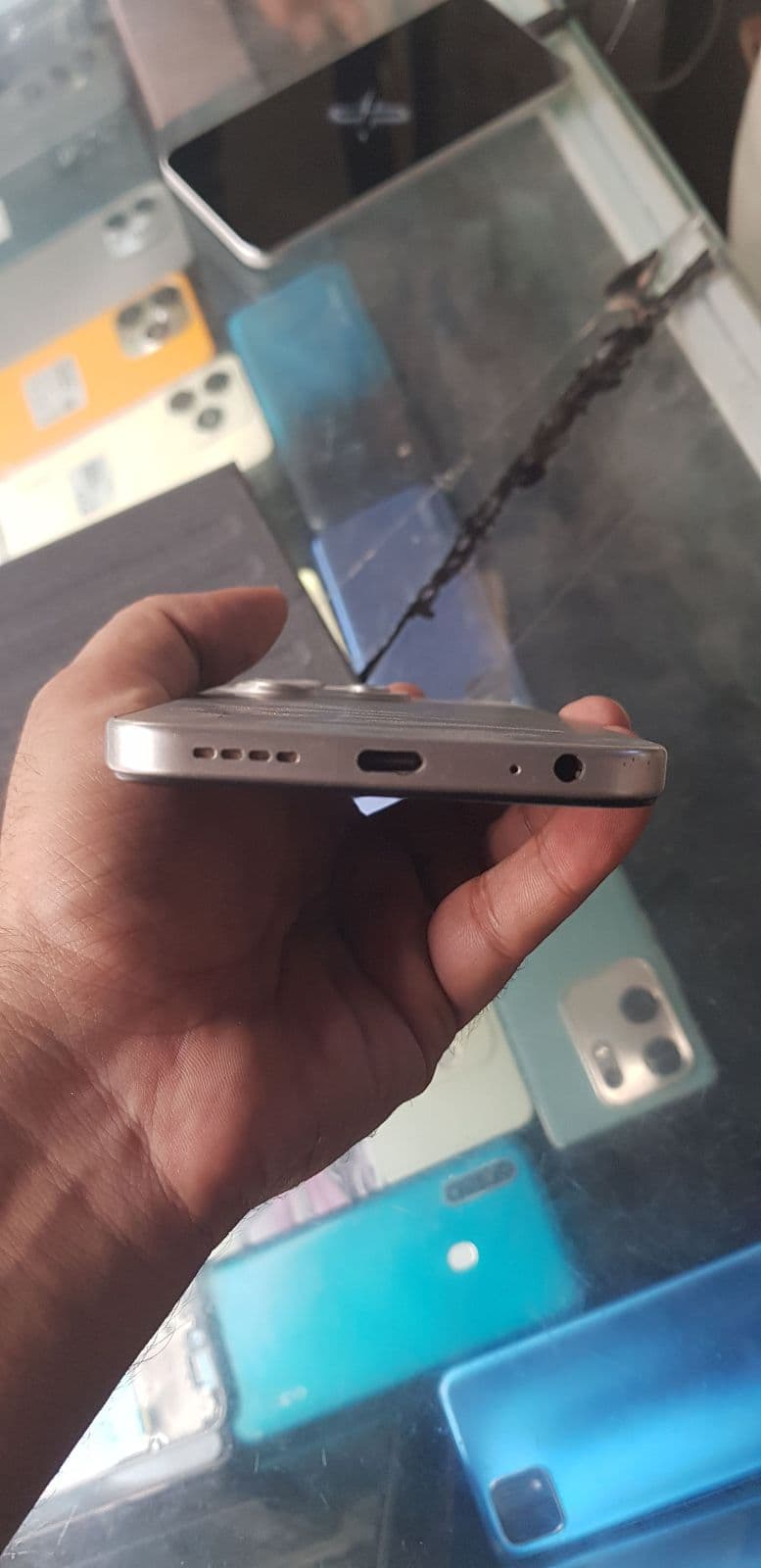 Infinix Smart 9 4GB / 128GB in Neo Titanium — photo 5