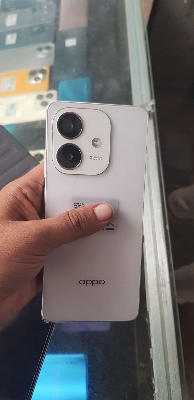 Oppo A3 6GB / 256GB in Starlight White — photo 1