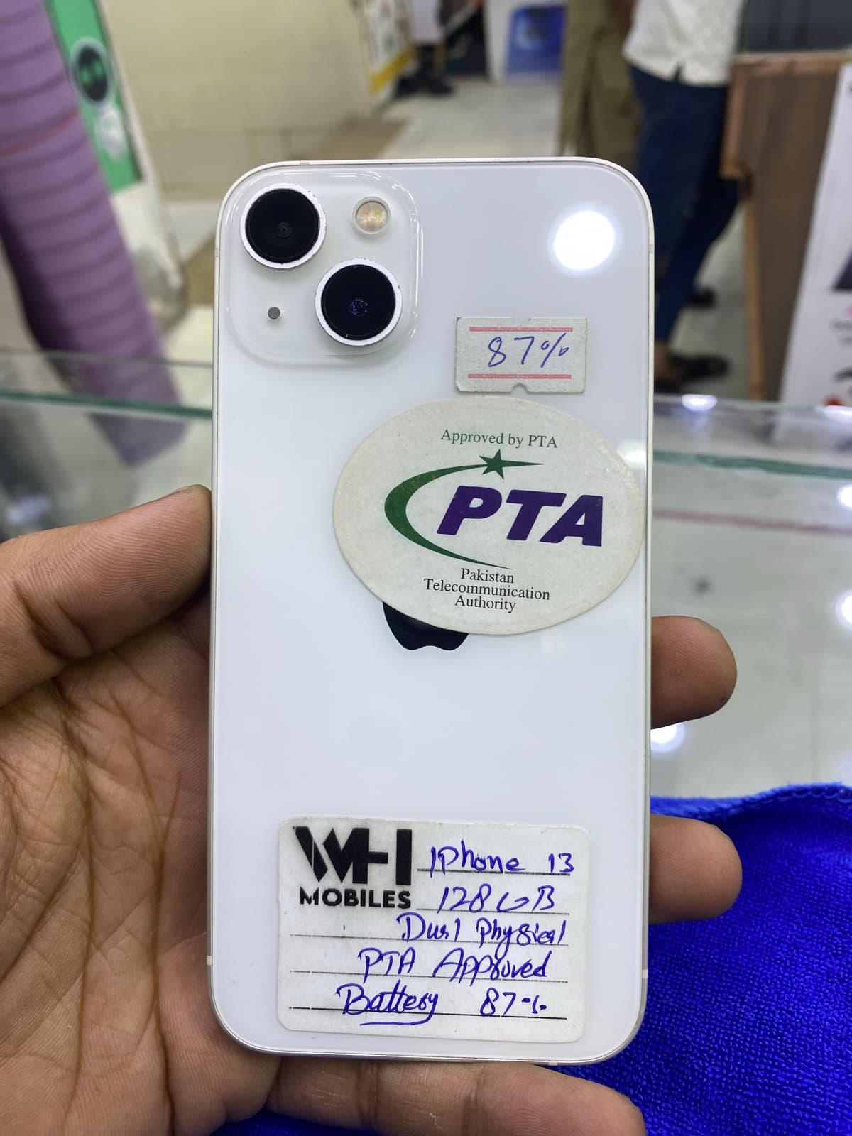 iPhone 13 · 128GB