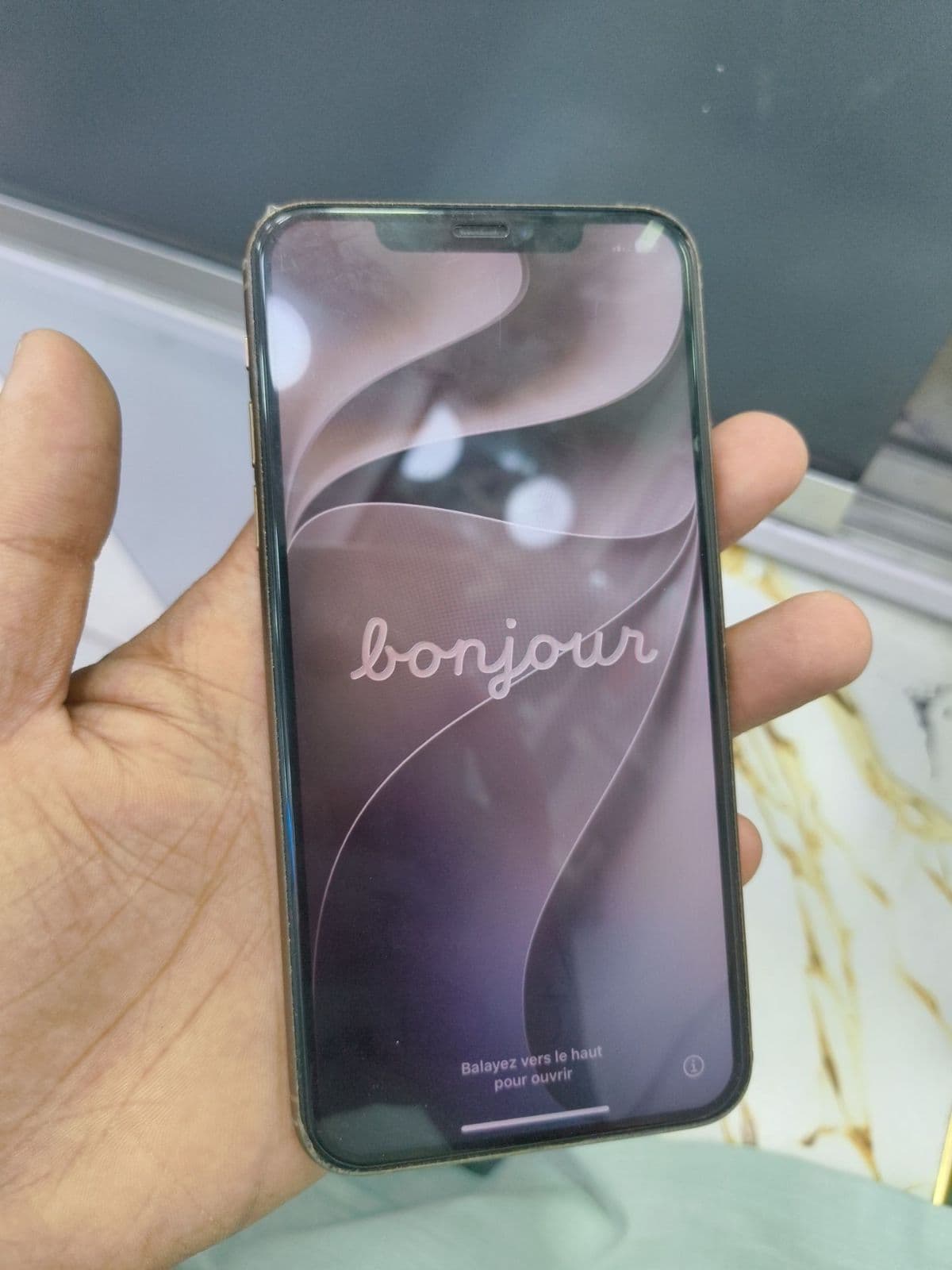 Apple iPhone 11 Pro Max 256GB in Gold — photo 2