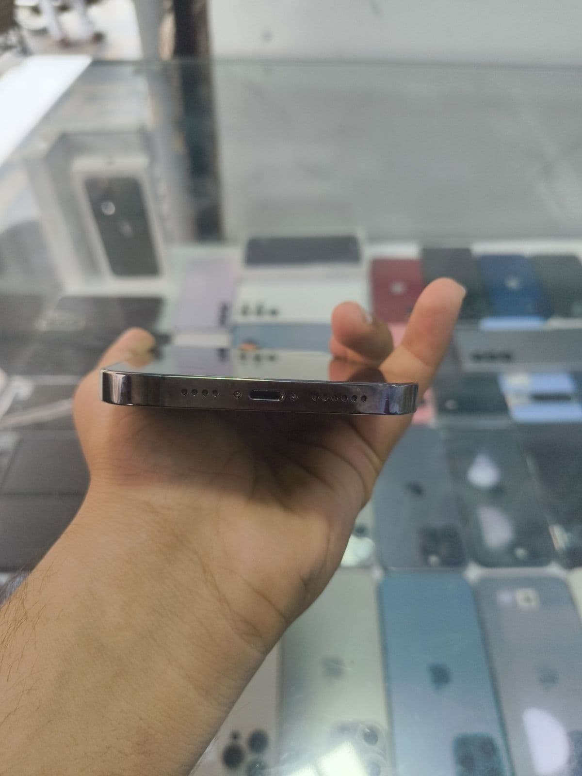 Apple iPhone 13 Pro Max 256GB in Graphite — photo 5