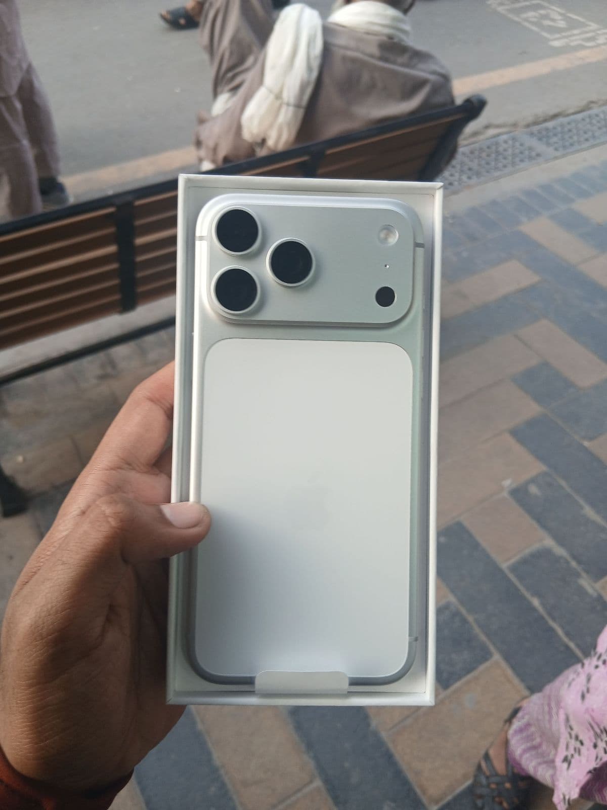 iPhone 17 Pro Max · 1TB