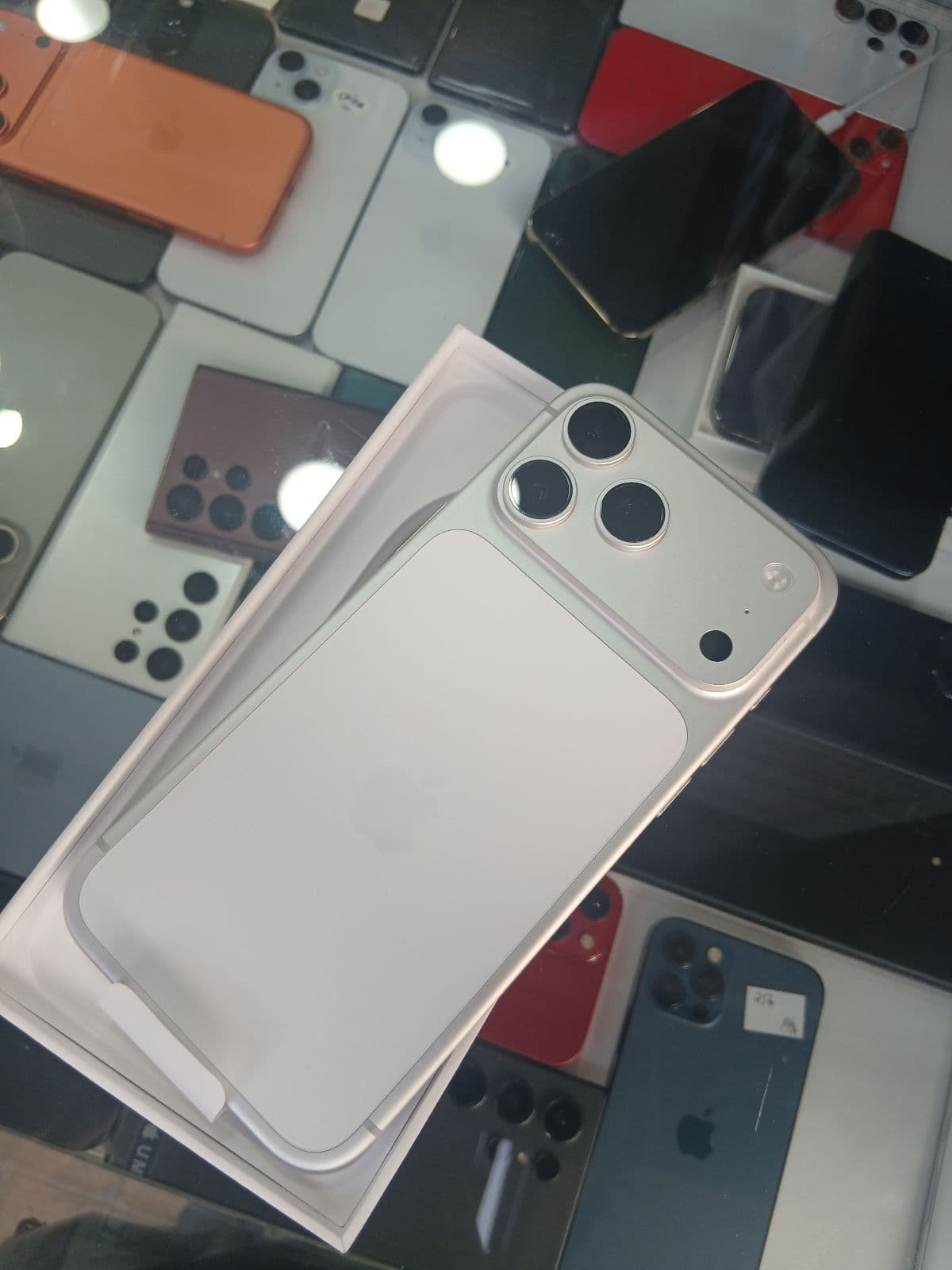 Apple iPhone 17 Pro Max 1TB in Silver — photo 3
