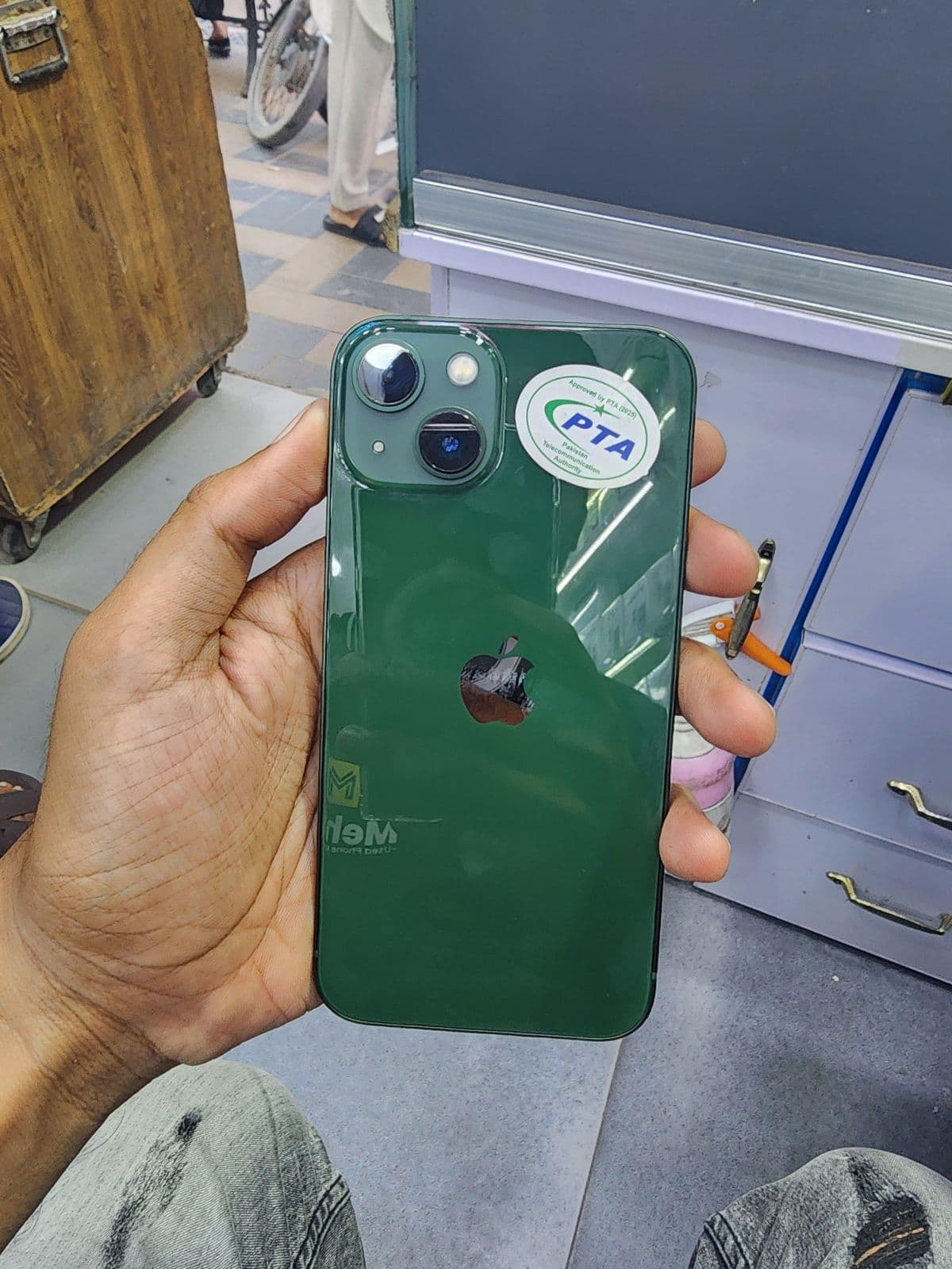 iPhone 13 · 256GB