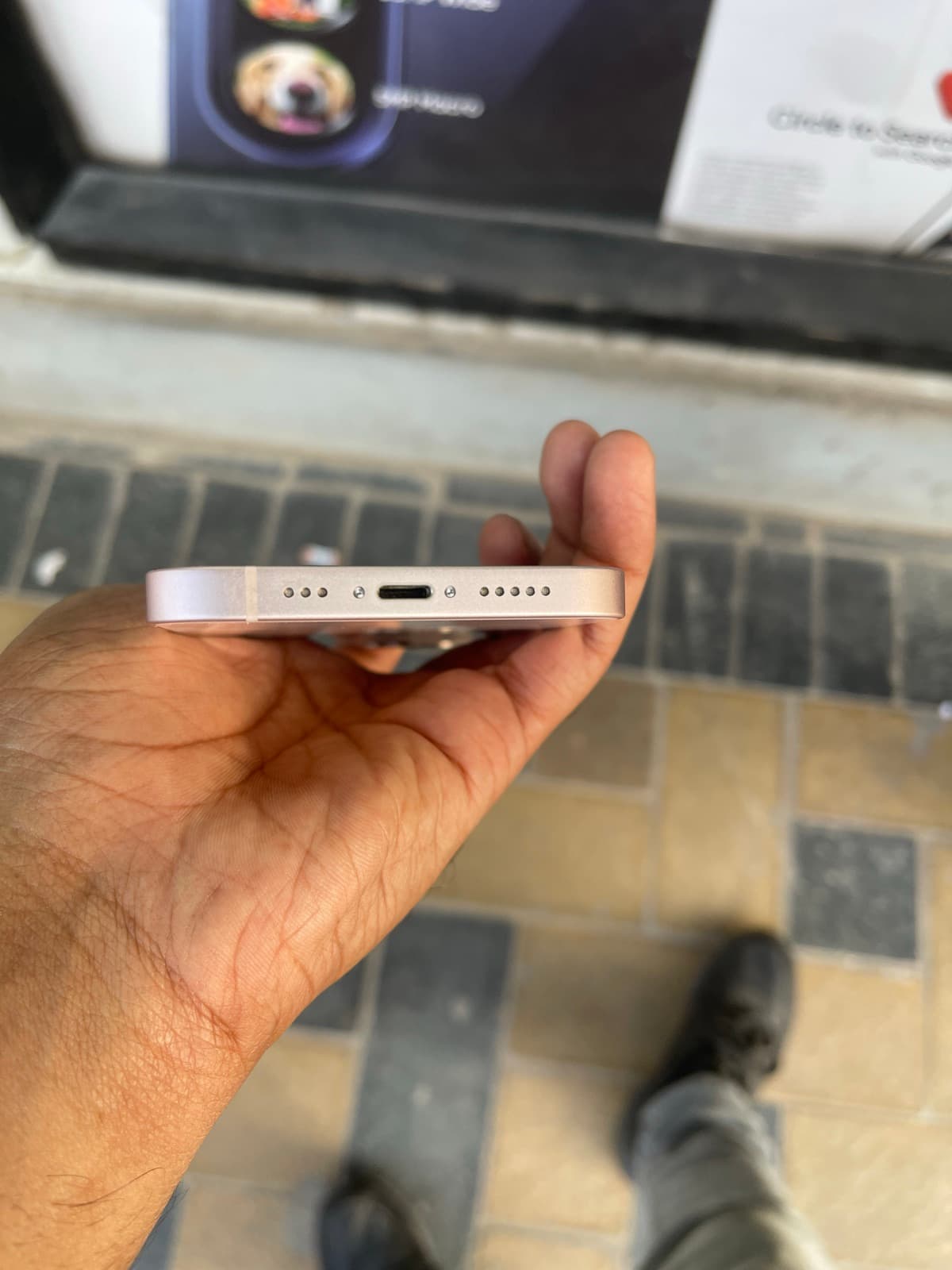 Apple iPhone 13 128GB in Pink — photo 3