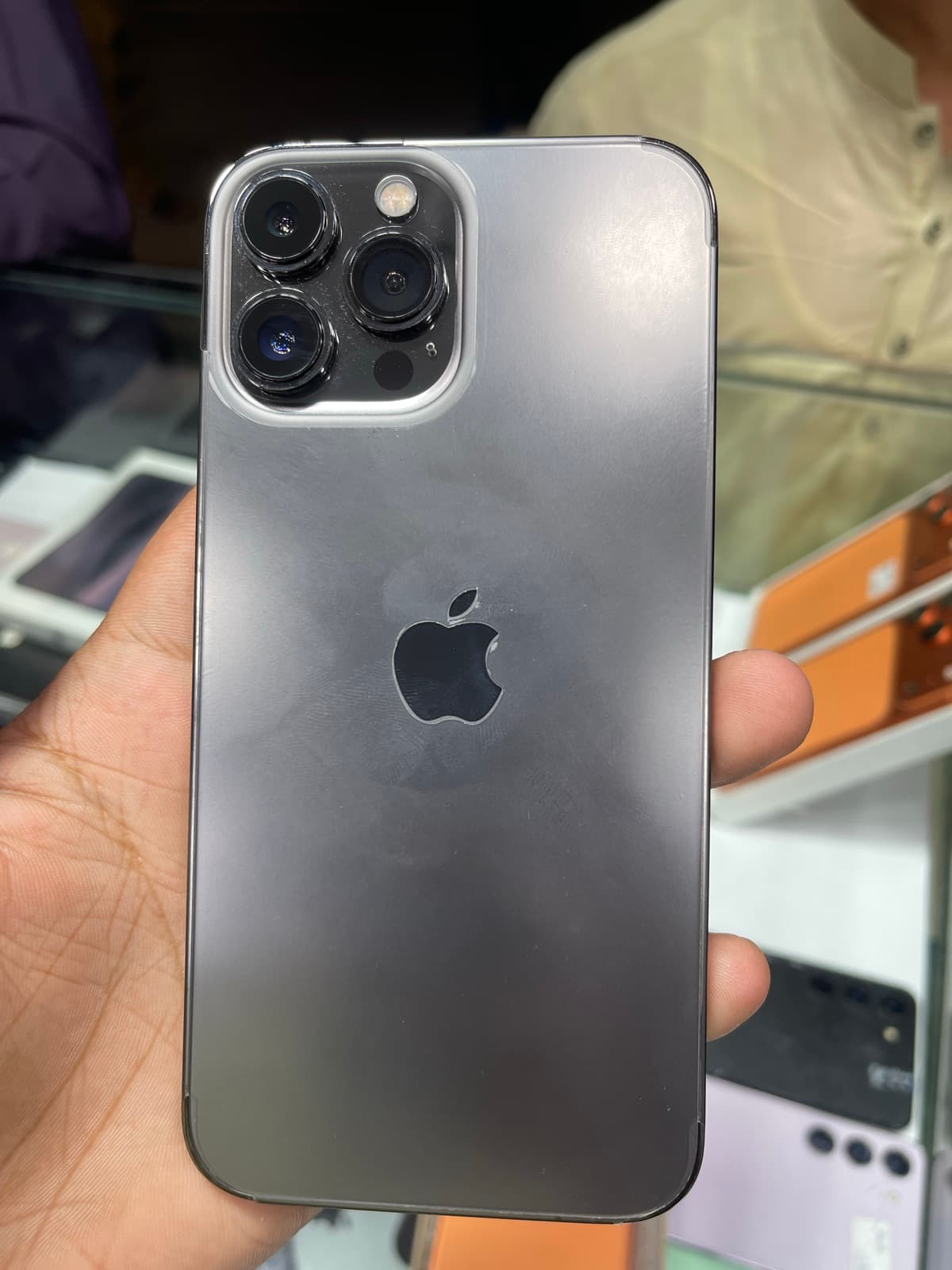 Apple iPhone 13 Pro Max 512GB in Graphite — photo 1
