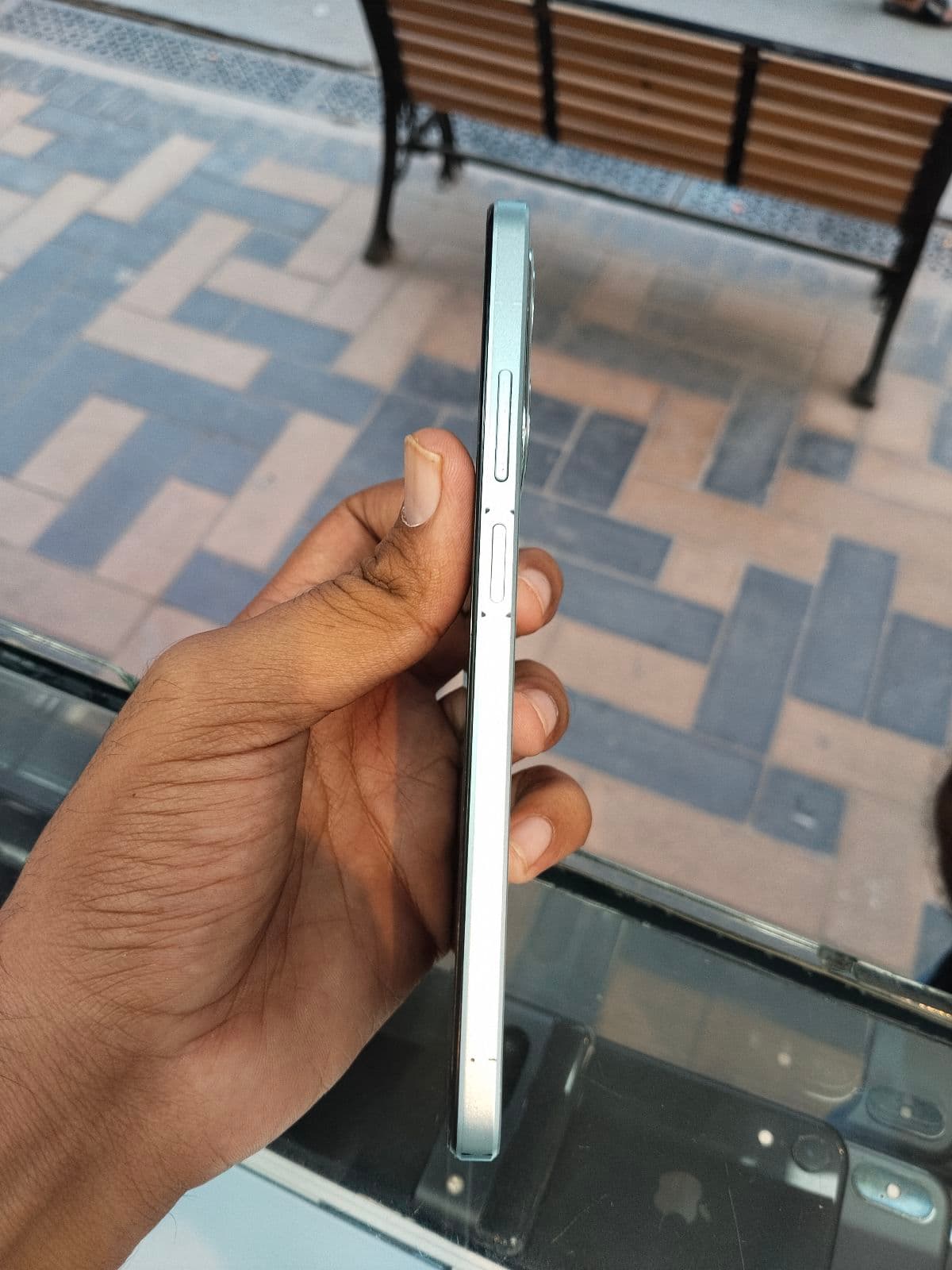 Oppo A3x 4GB / 64GB in Ocean Blue — photo 3