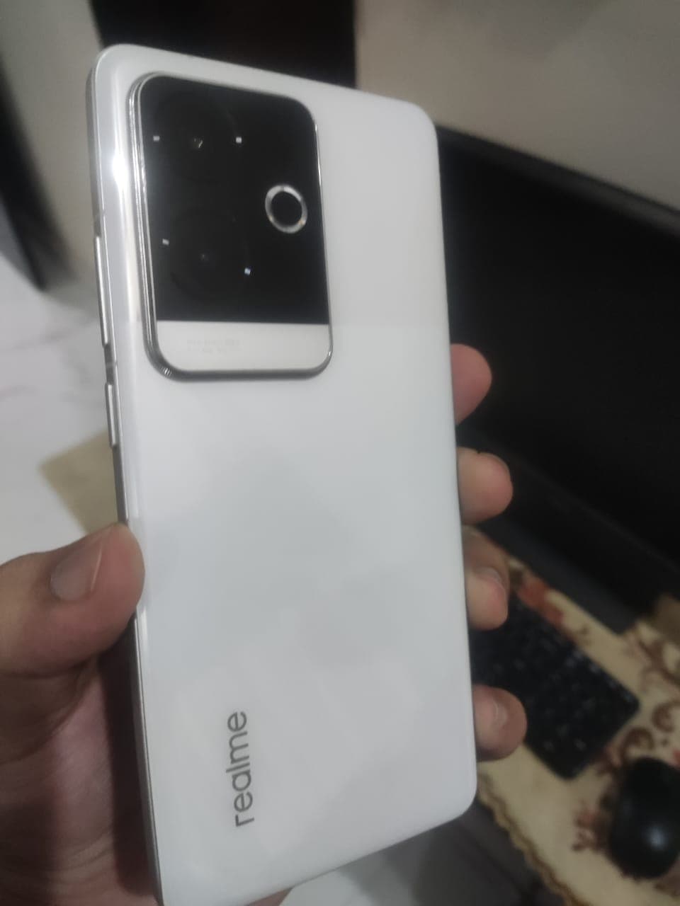 Realme GT 6 12GB / 256GB in Fluid Silver — photo 1