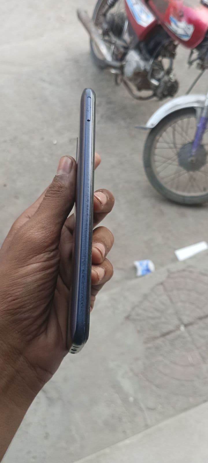 Samsung Galaxy A02s 4GB / 64GB in Blue — photo 4