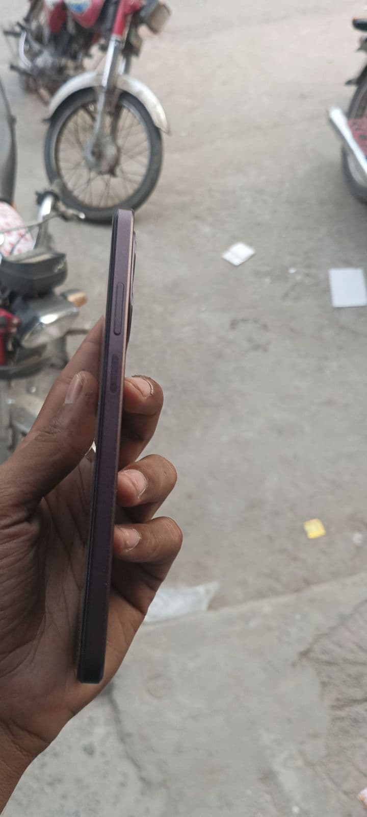 Oppo A5i 4GB / 64GB in Titanium Purple — photo 5