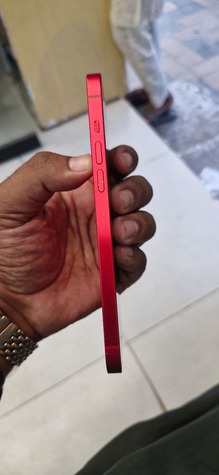 Apple iPhone 14 Plus 128GB in (PRODUCT)RED — photo 3