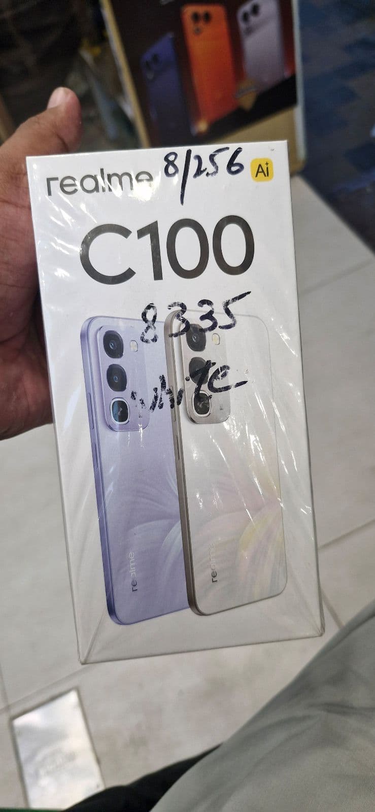 Realme C100 8GB / 256GB in Glory White — photo 2