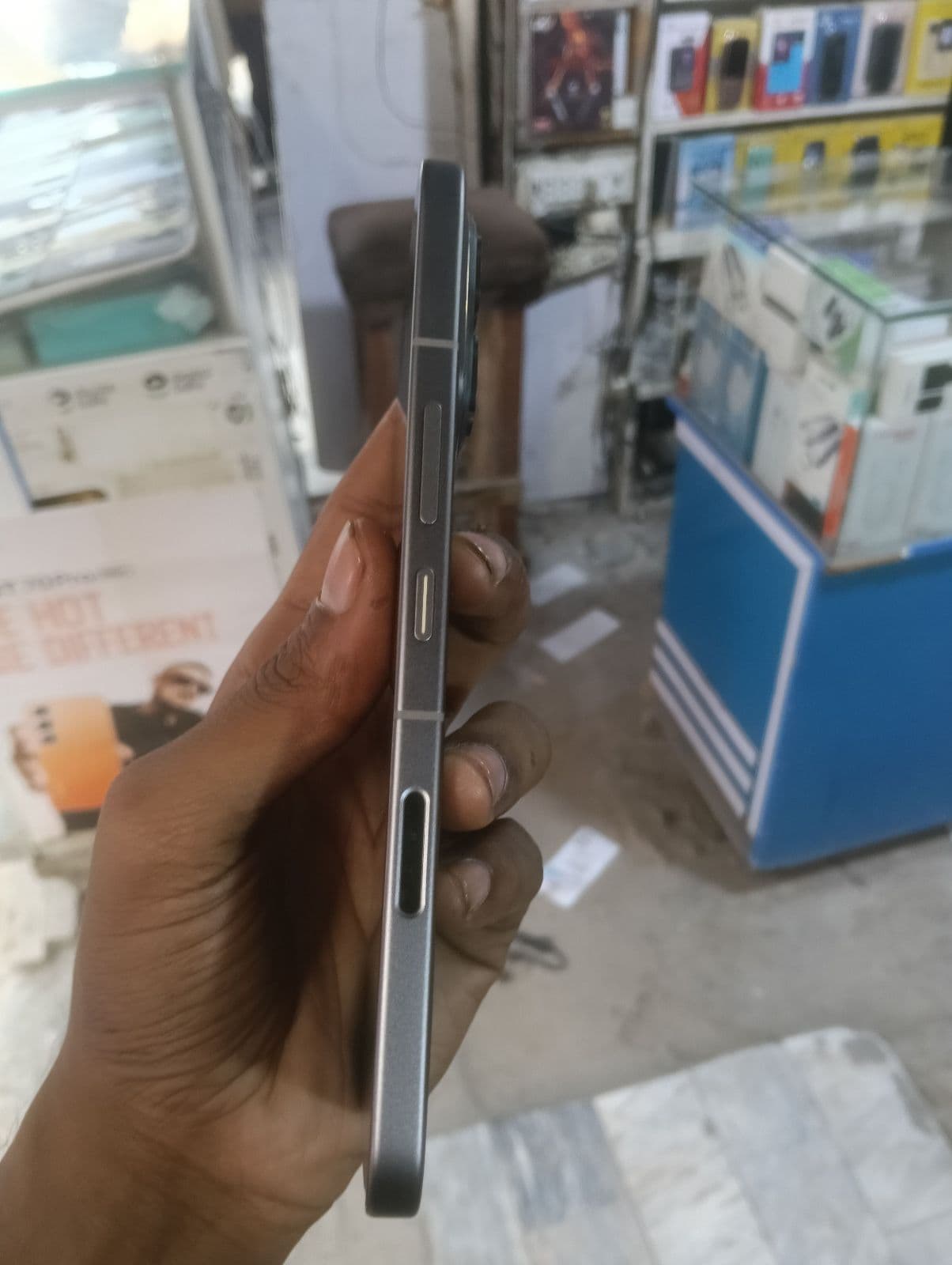 Infinix Note 60 8GB / 256GB in Mist Titanium — photo 4