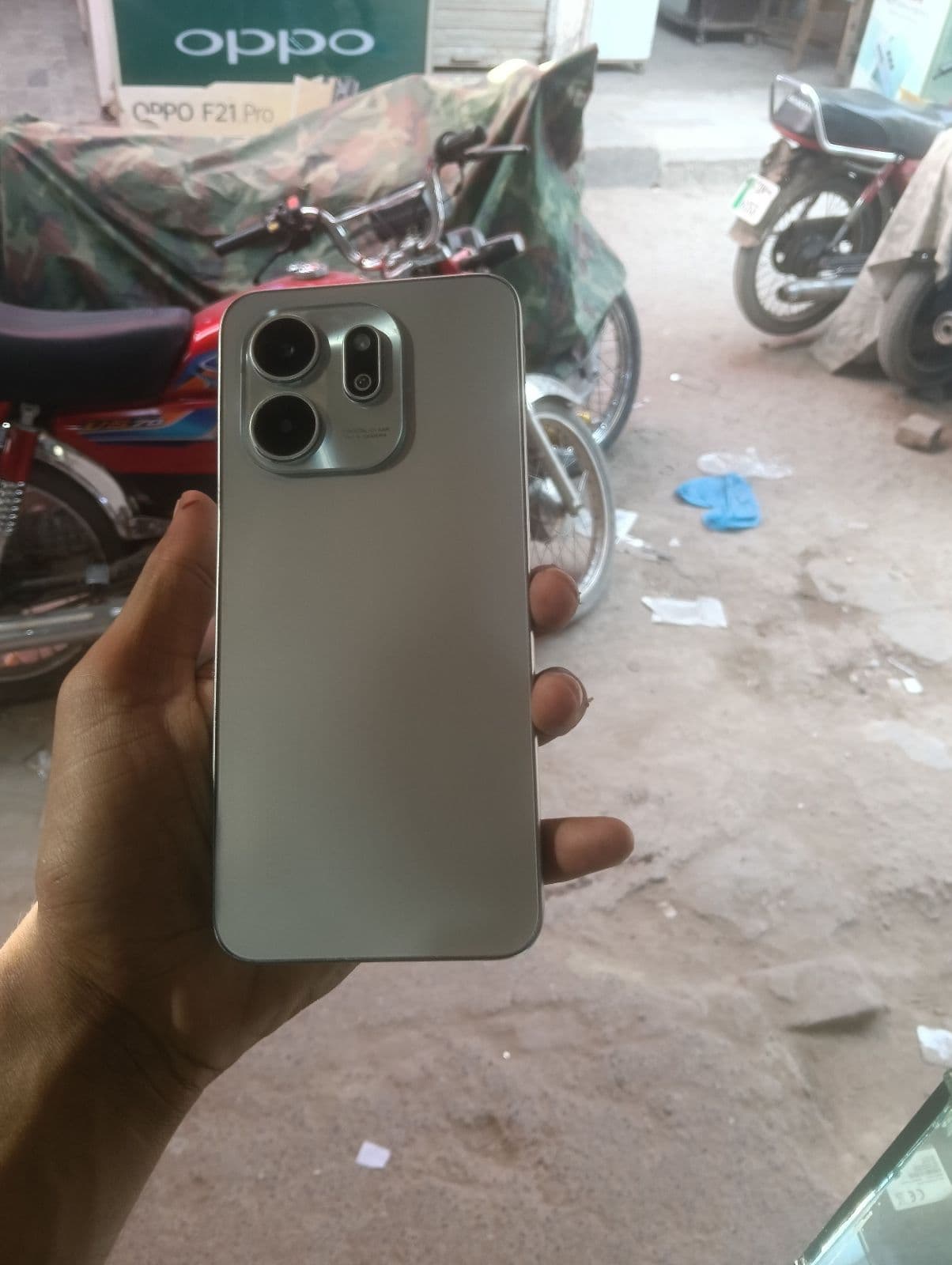 Infinix Smart 9 · 4GB / 128GB