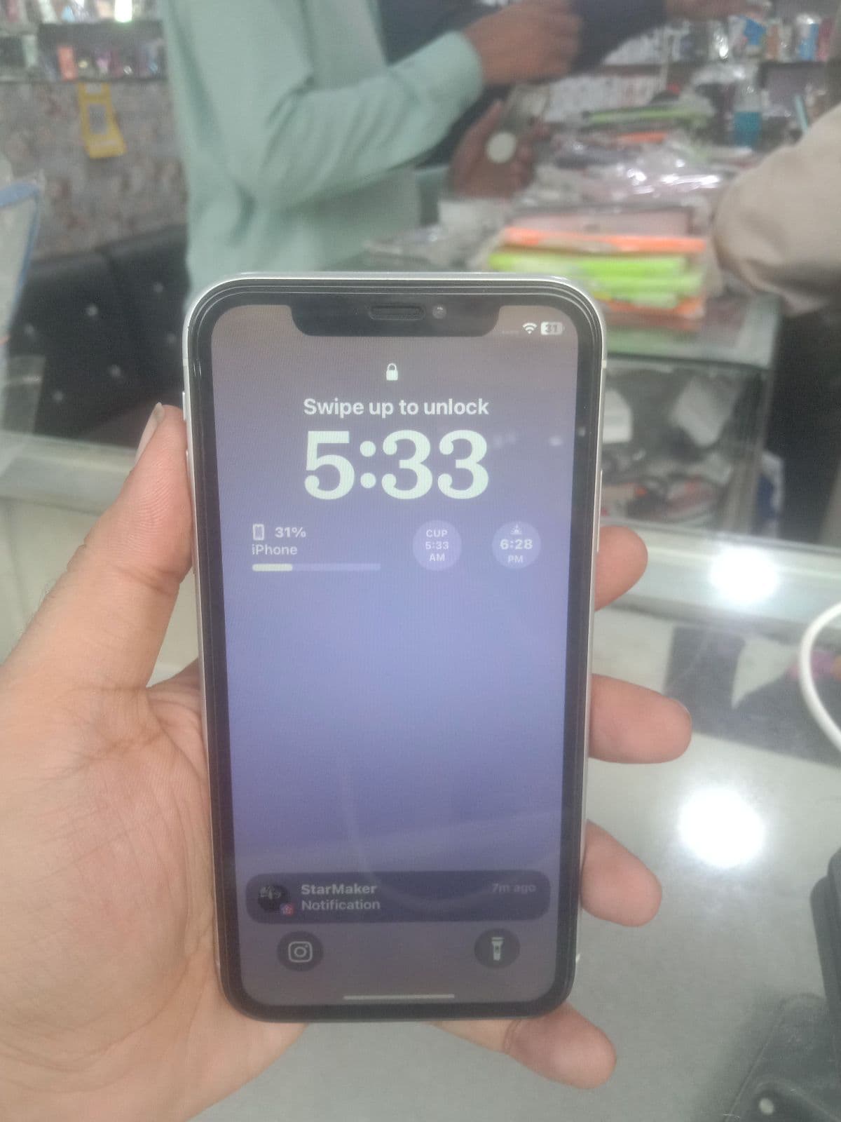 Apple iPhone XR 128GB in White — photo 2