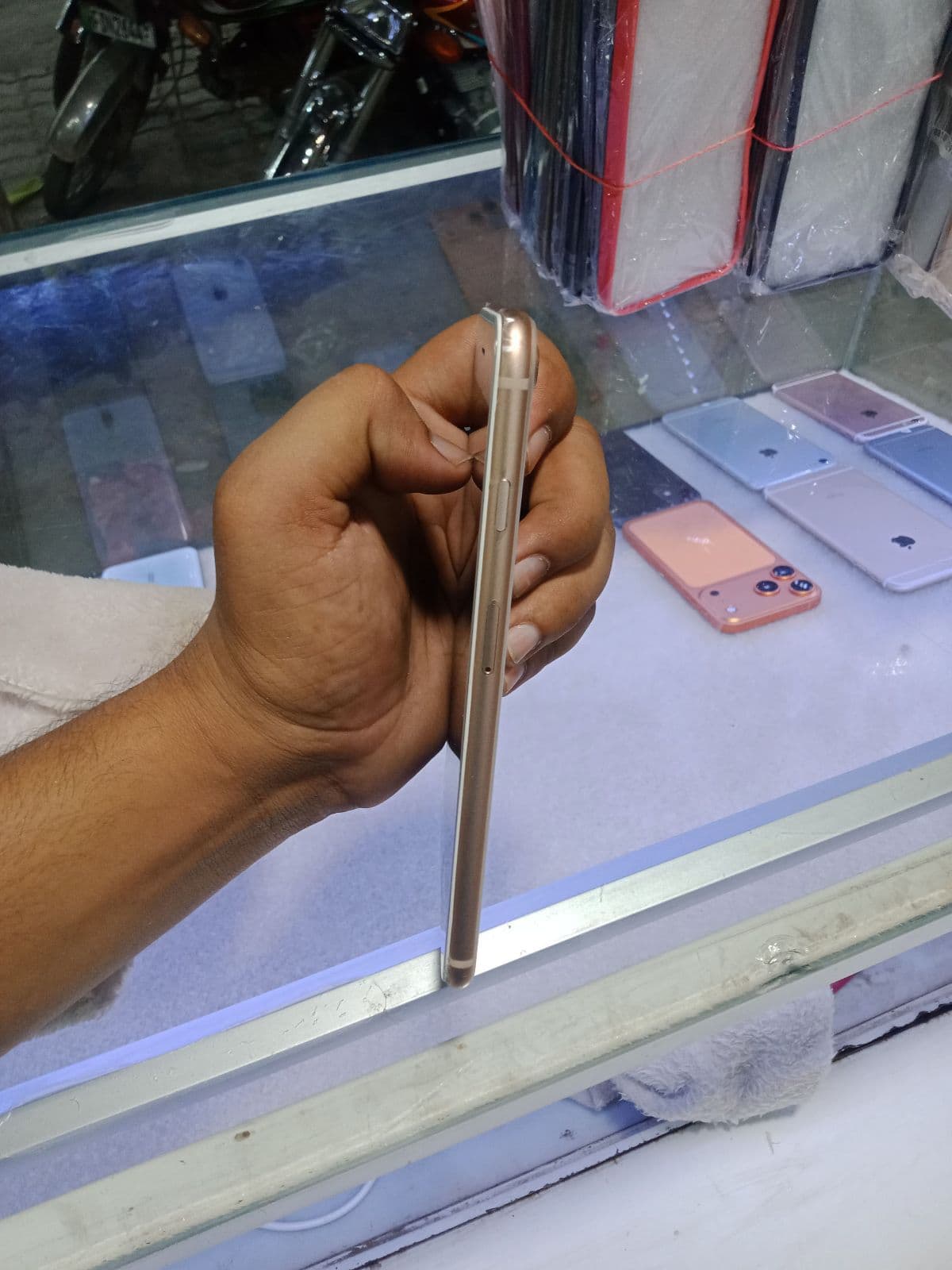 Apple iPhone 8 Plus 64GB in Silver — photo 5