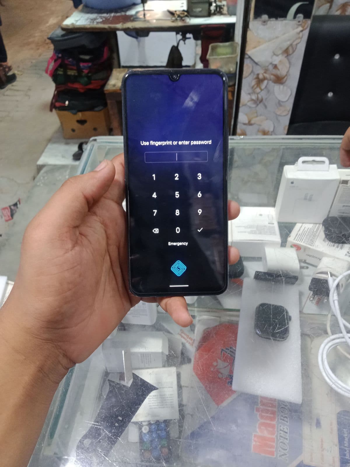 Vivo V21e 8GB / 128GB in Diamond Flare — photo 2