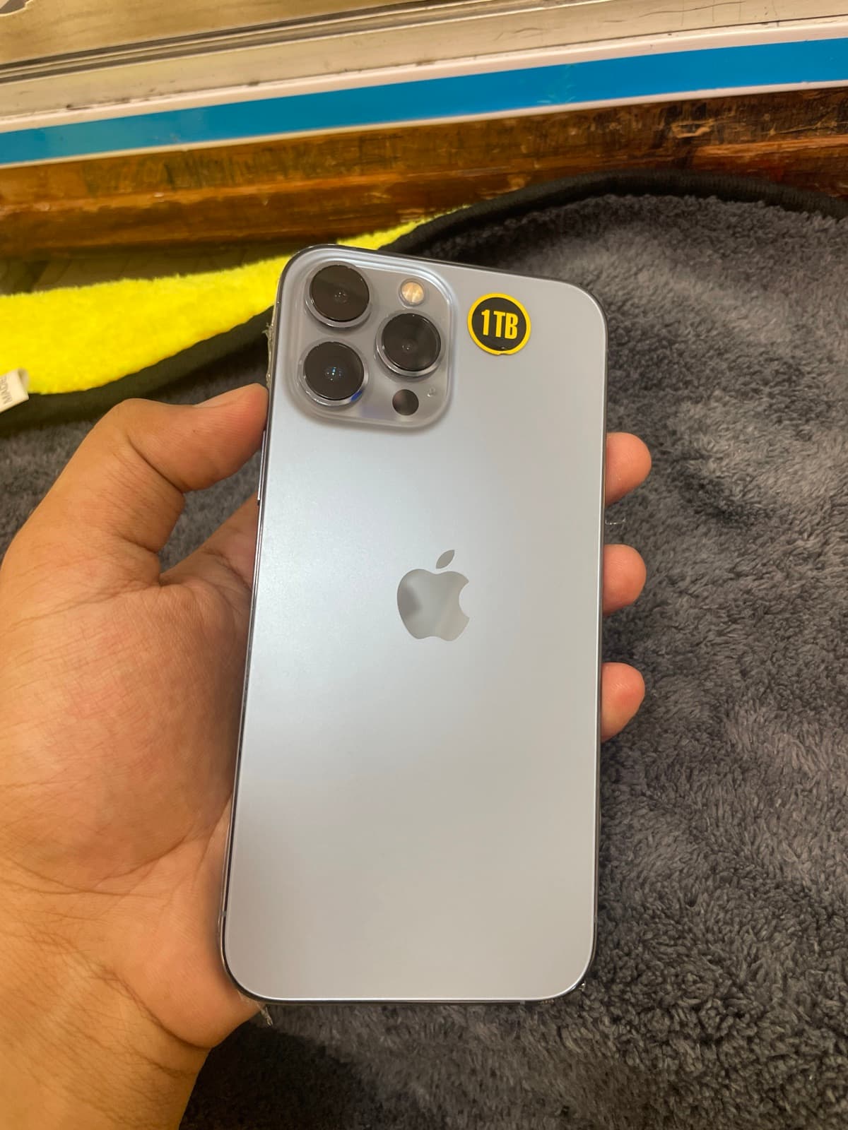 iPhone 13 Pro Max · 1TB