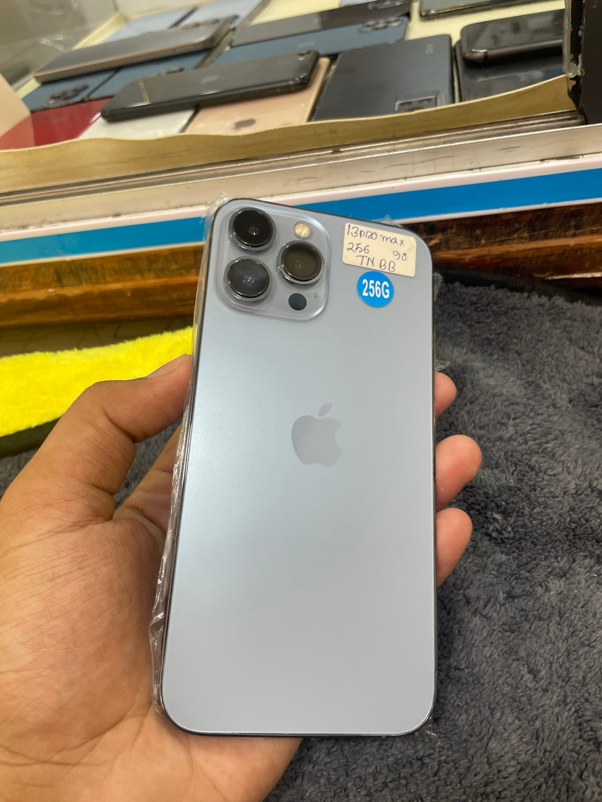 iPhone 13 Pro Max · 256GB