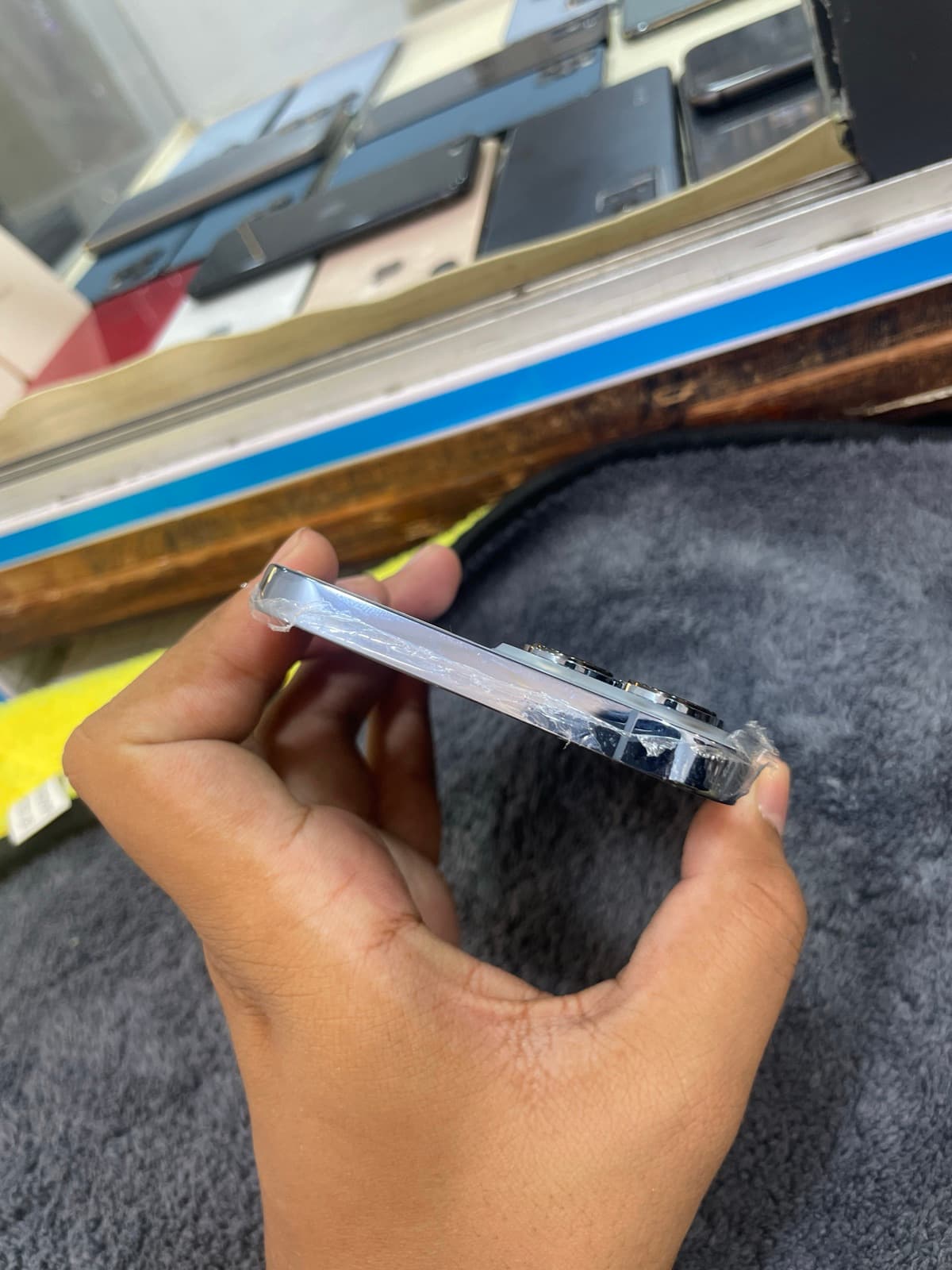Apple iPhone 13 Pro Max 256GB in Sierra Blue — photo 4