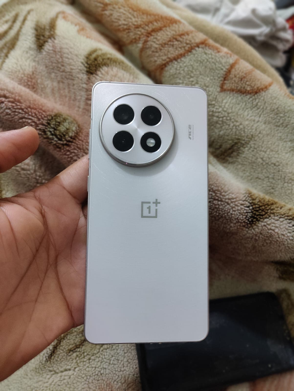 OnePlus 13R 12GB / 256GB in Astral Trail — photo 1