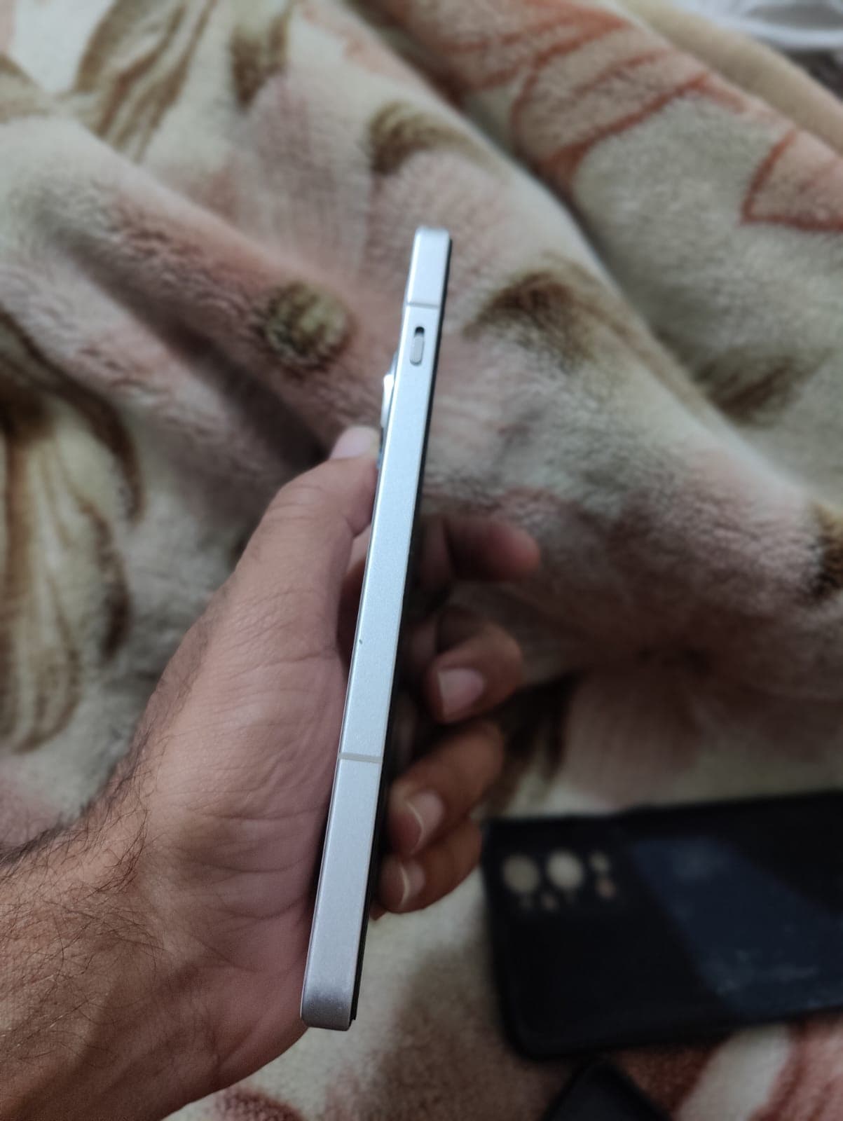 OnePlus 13R 12GB / 256GB in Astral Trail — photo 4