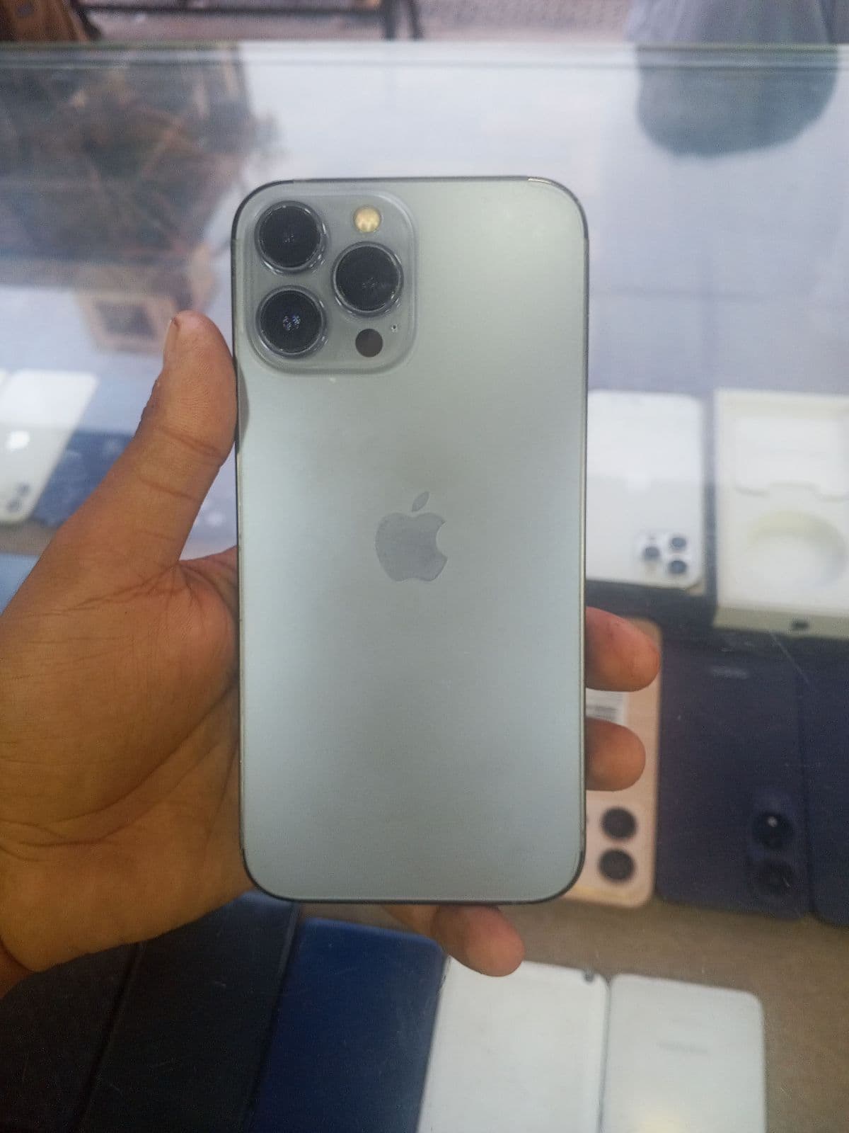 Apple iPhone 13 Pro Max 128GB in Sierra Blue — photo 2