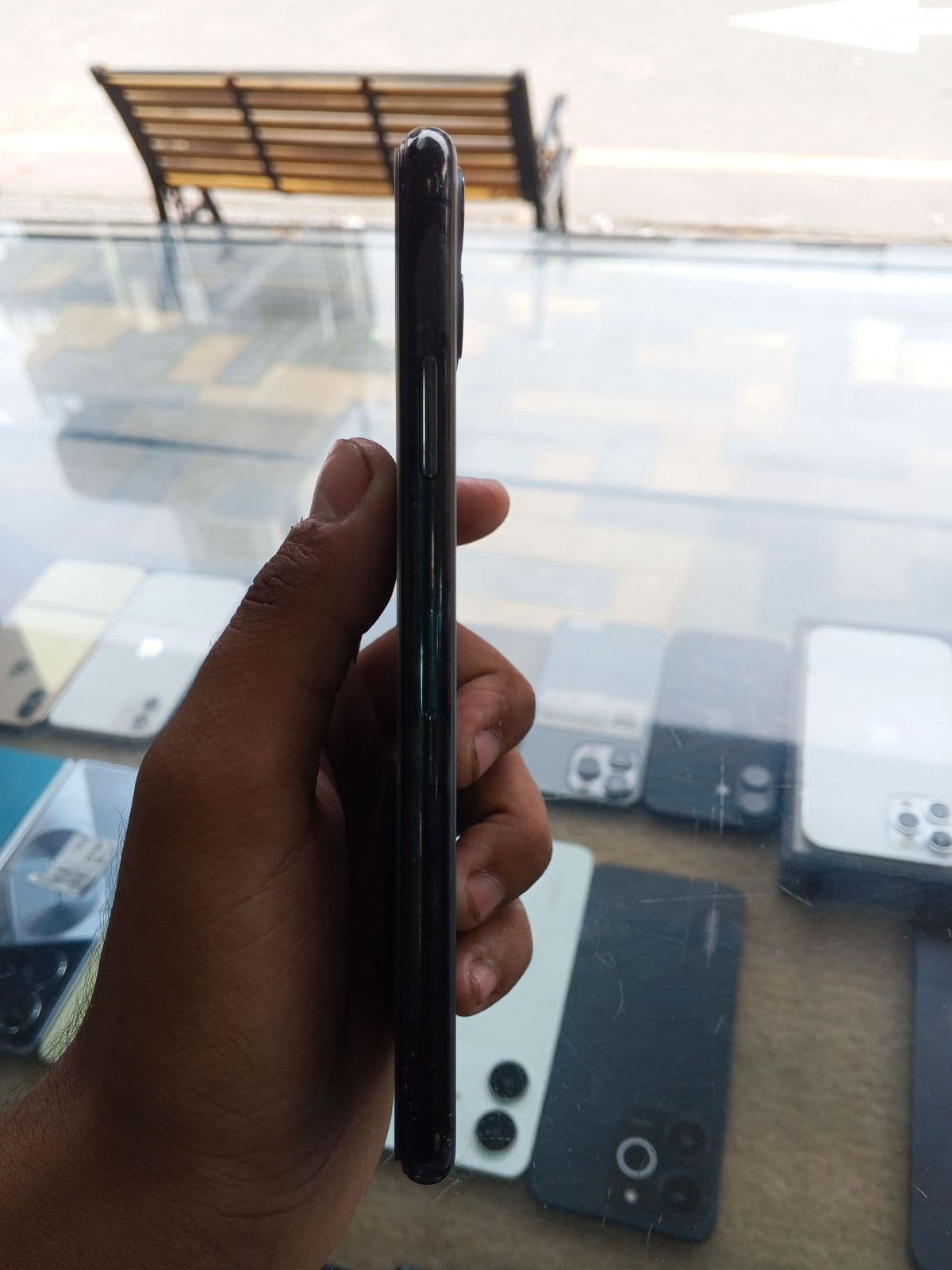 Apple iPhone 11 Pro Max 64GB in Midnight Green — photo 2